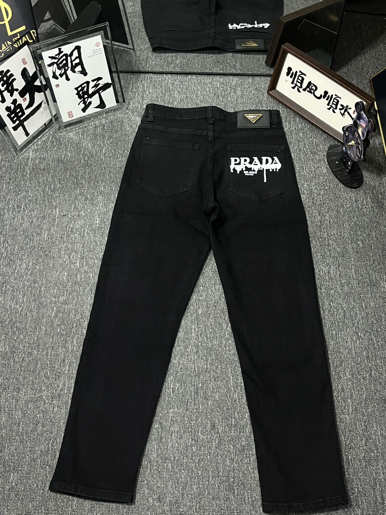Prada 2024s Jeans: Original Water-Purification Fabric, Durable Design, Black Color - 图片 1