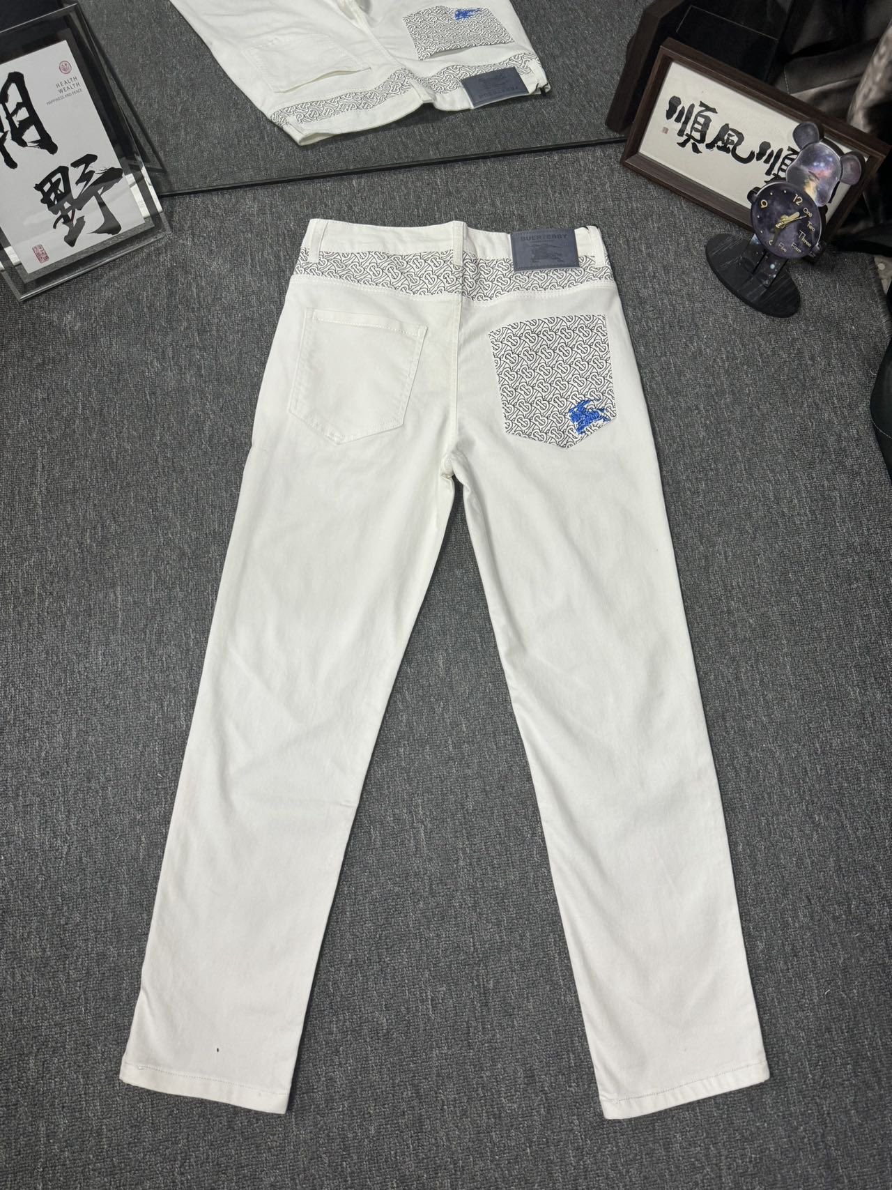 OC-725: Retro-style Jeans with Custom Fabrics and Trendy Design - 图片 8