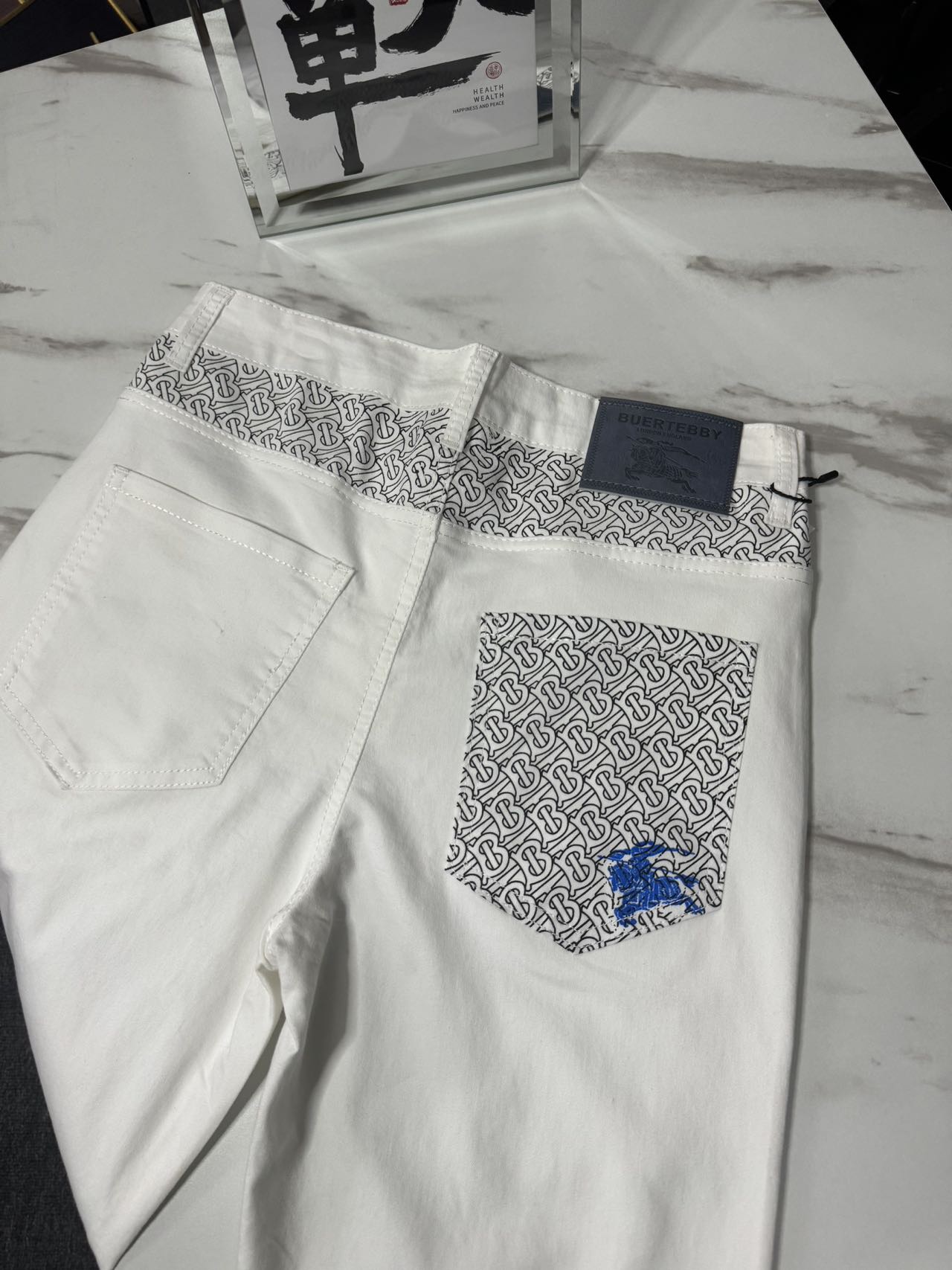OC-725: Retro-style Jeans with Custom Fabrics and Trendy Design - 图片 6