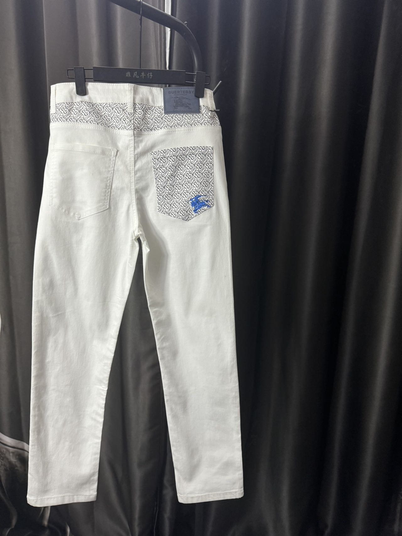 OC-725: Retro-style Jeans with Custom Fabrics and Trendy Design - 图片 1