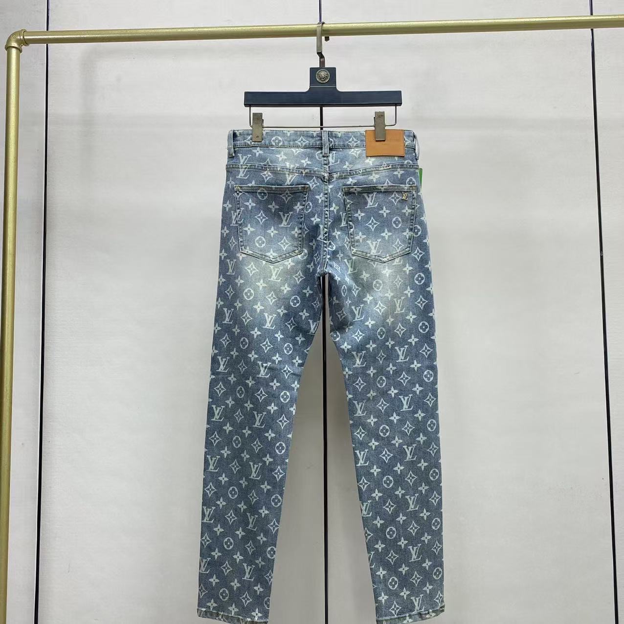 LV Louis Vuitton Jeans with Bulletproof Fabric and Watermark Steel Back Pocket - 图片 1