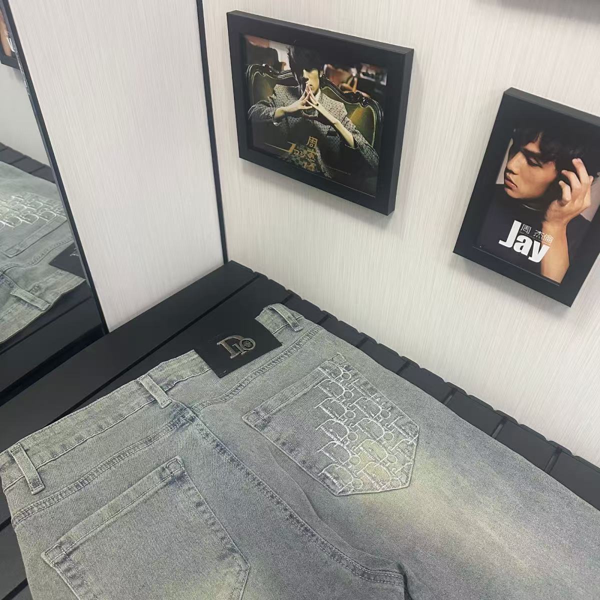 “Dior’s Expensive Cowboy Jeans in Khmer Wash, M-XXL Sizes” - 图片 5