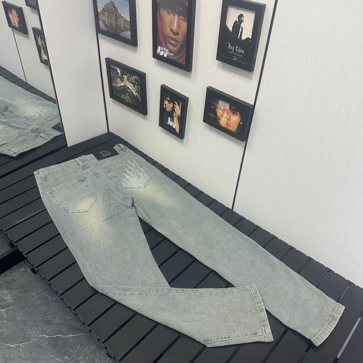 “Dior’s Expensive Cowboy Jeans in Khmer Wash, M-XXL Sizes” - 图片 6