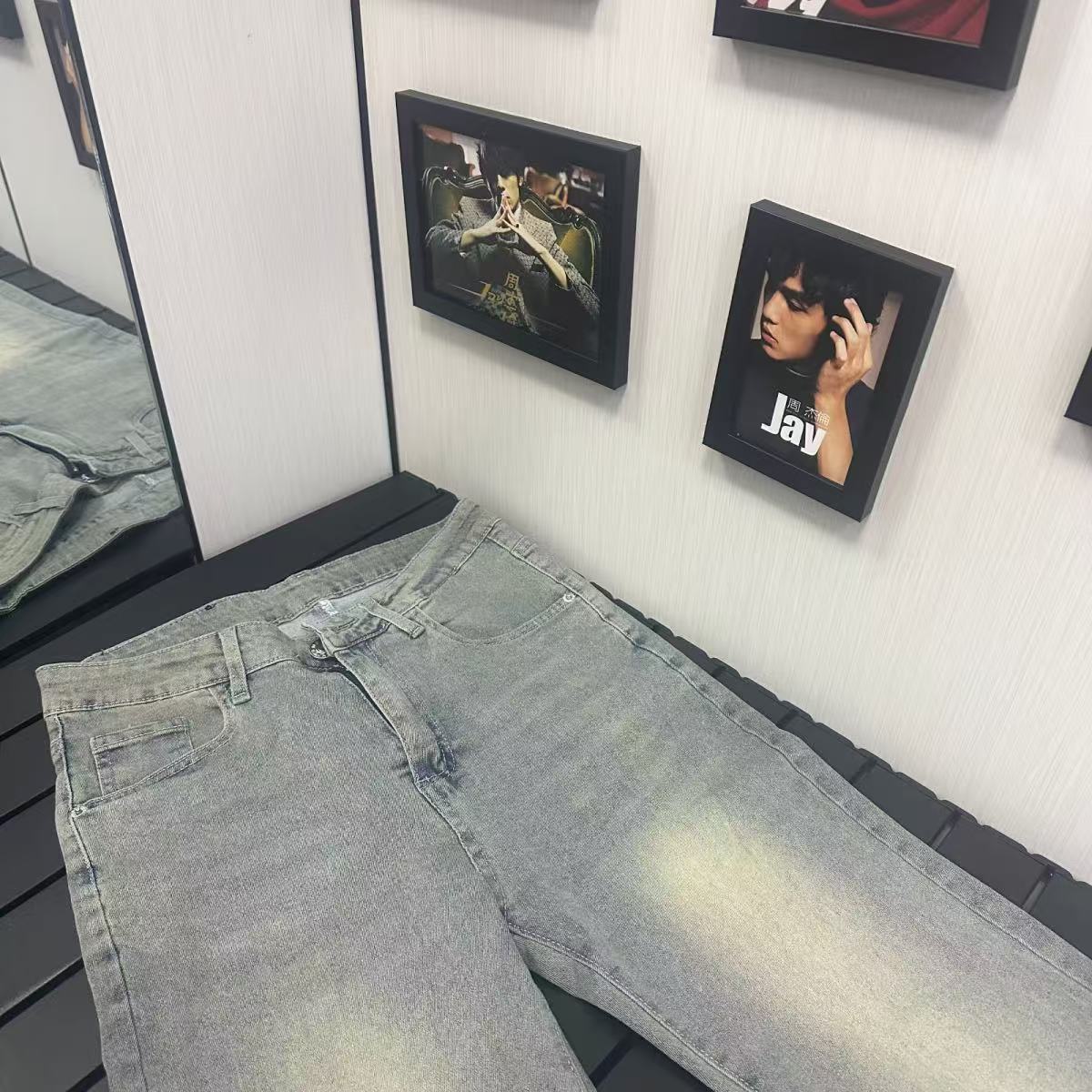 “Dior’s Expensive Cowboy Jeans in Khmer Wash, M-XXL Sizes” - 图片 4