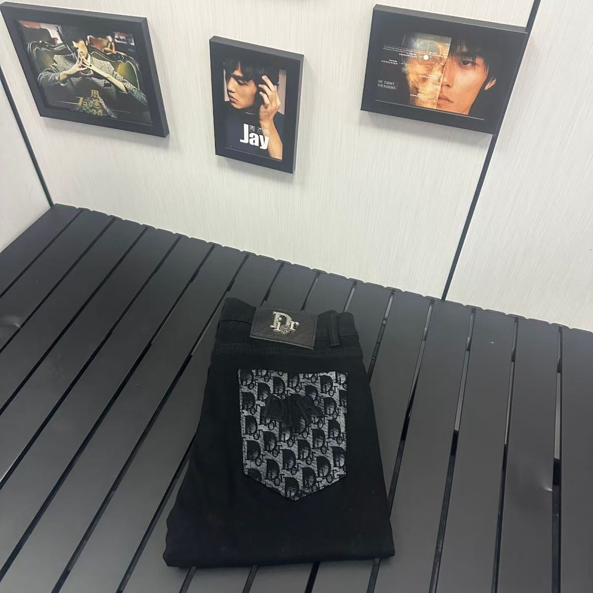 Dior’s Expensive Khmer-Washed Cowboy Jeans in M-XXL Sizes - 图片 1