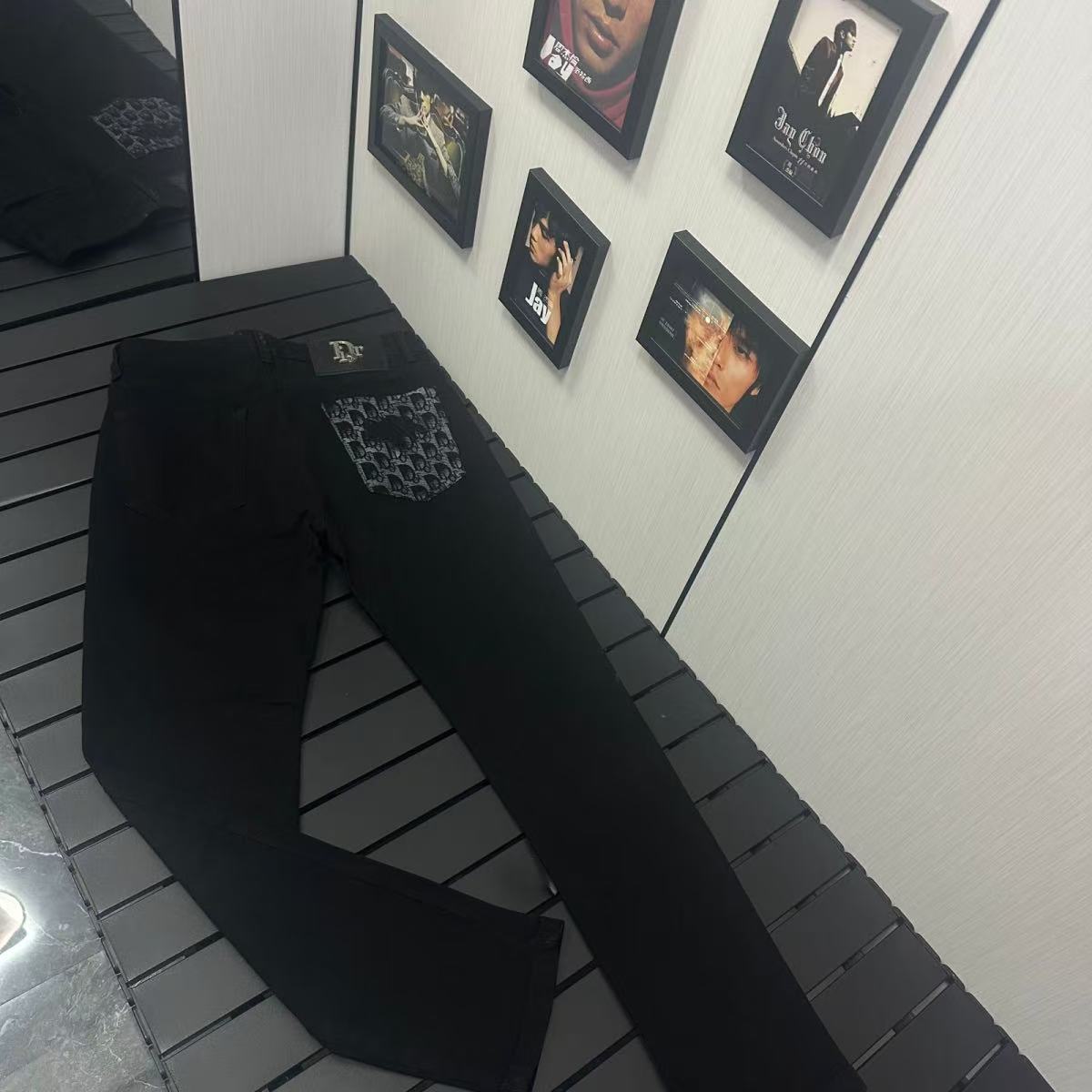 Dior’s Expensive Khmer-Washed Cowboy Jeans in M-XXL Sizes - 图片 3