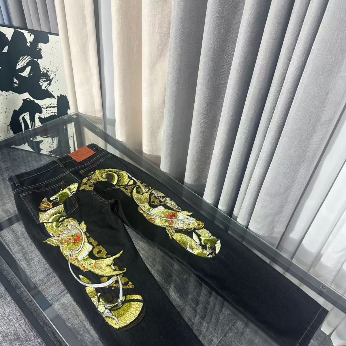 Evisu Jeans: Original Style for Fashionable Cowboys in Zhongshan