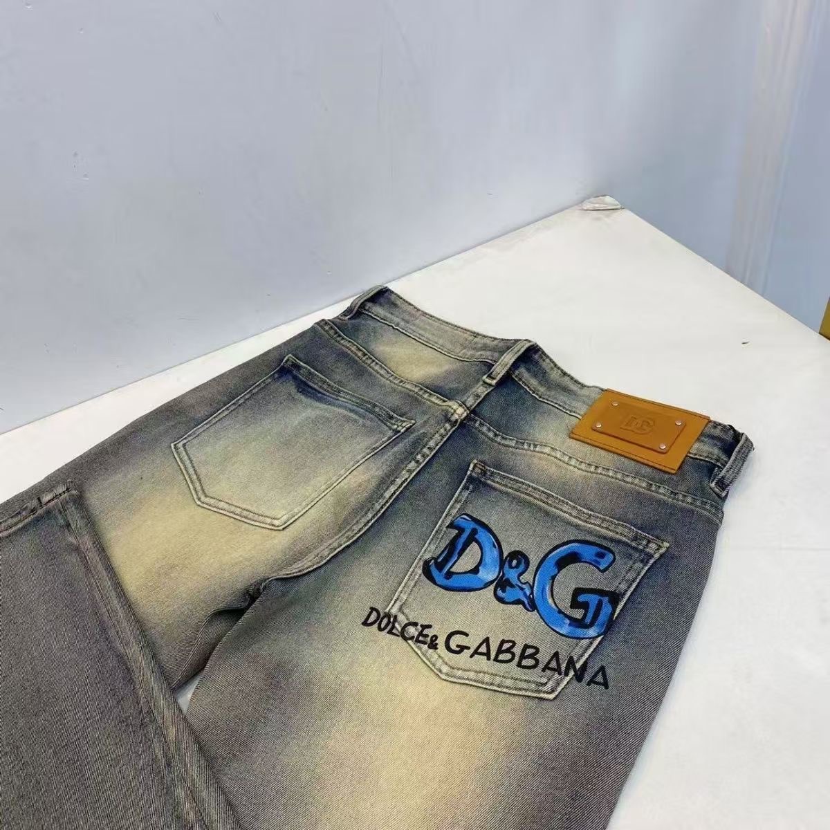 Luxurious DG Gold Jeans: High-Quality, Breathable, and Stylish for Spring and Summer - 图片 2