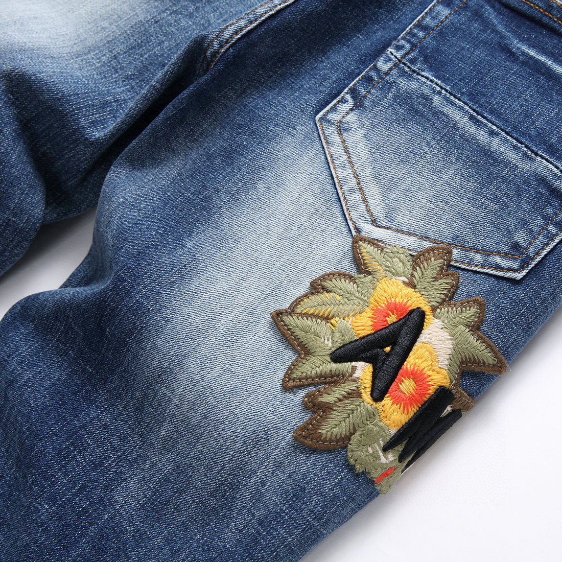 AMIRI Jeans: High-Quality, Street Style Fashion by Founder Mike Amiri - 图片 5