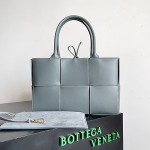 Bottega Veneta BV Intrecciato Handbags Tote Bags Weave Calfskin Cowhide
