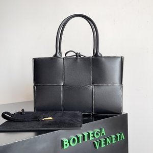 Bottega Veneta BV Intrecciato Handbags Tote Bags Weave Calfskin Cowhide