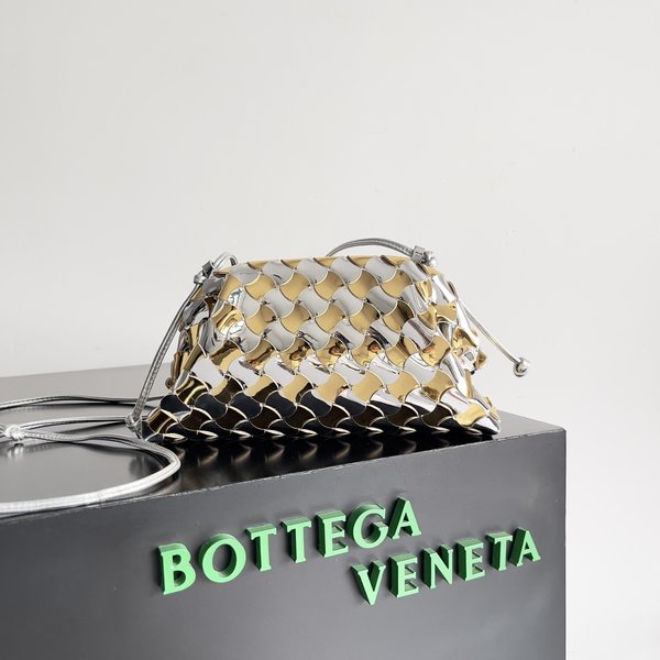 Bottega Veneta Clutches & Pouch Bags Weave Women Pouch Mini