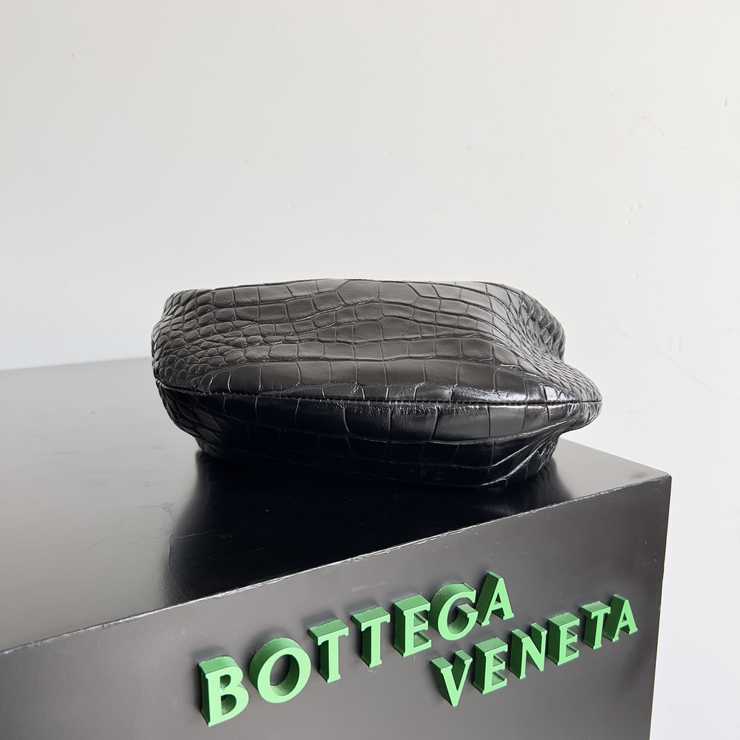 BOTTEGAVENETA葆蝶家女士JODIE手袋迷你包包ins博主人手一只的时尚小包打结元素让整只包适