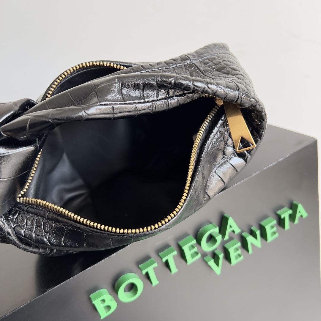 BOTTEGAVENETA葆蝶家女士JODIE手袋迷你包包ins博主人手一只的时尚小包打结元素让整只包适
