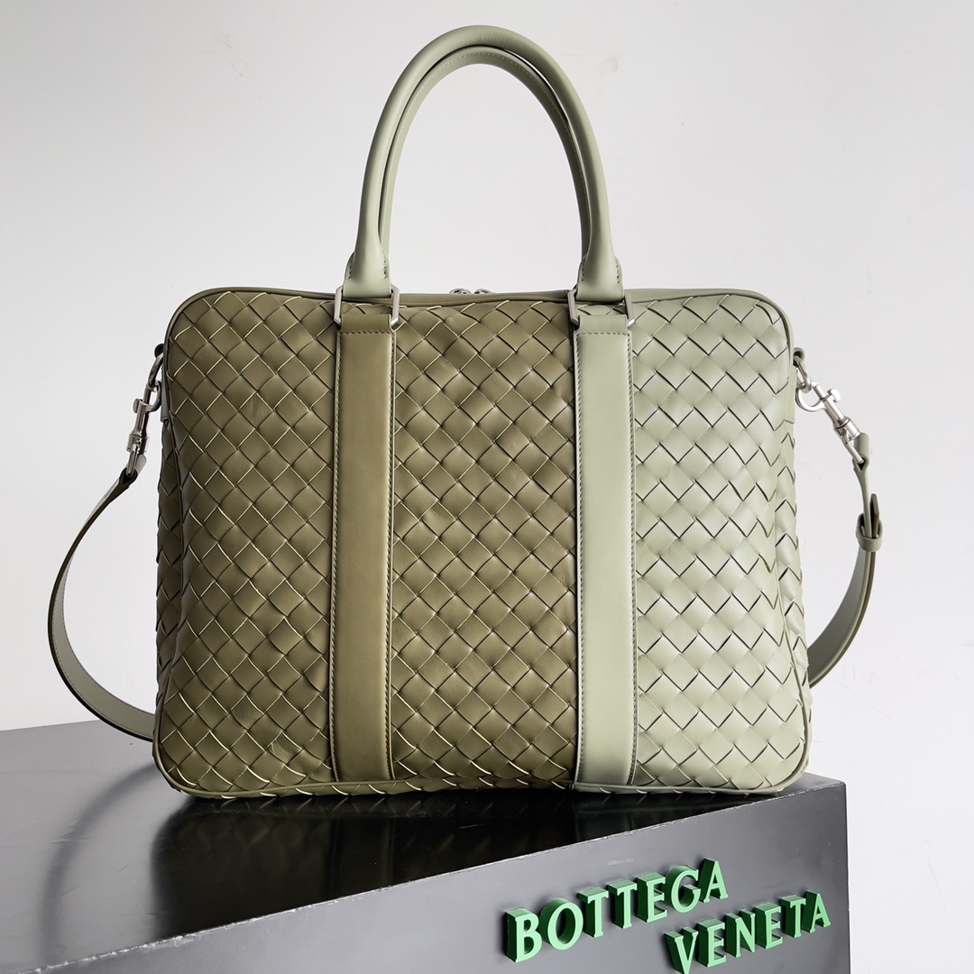 Bottega Veneta travertine green/earth brown