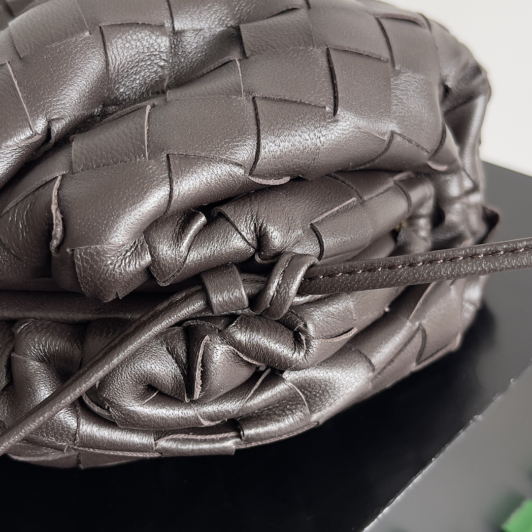 Bottega Veneta—【 The pouch 7