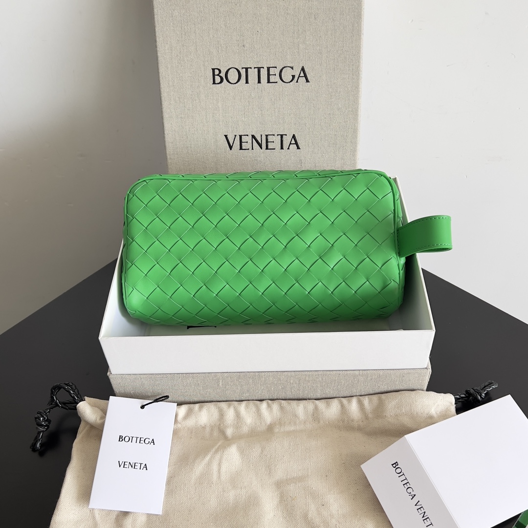 Bottega Veneta parrot green