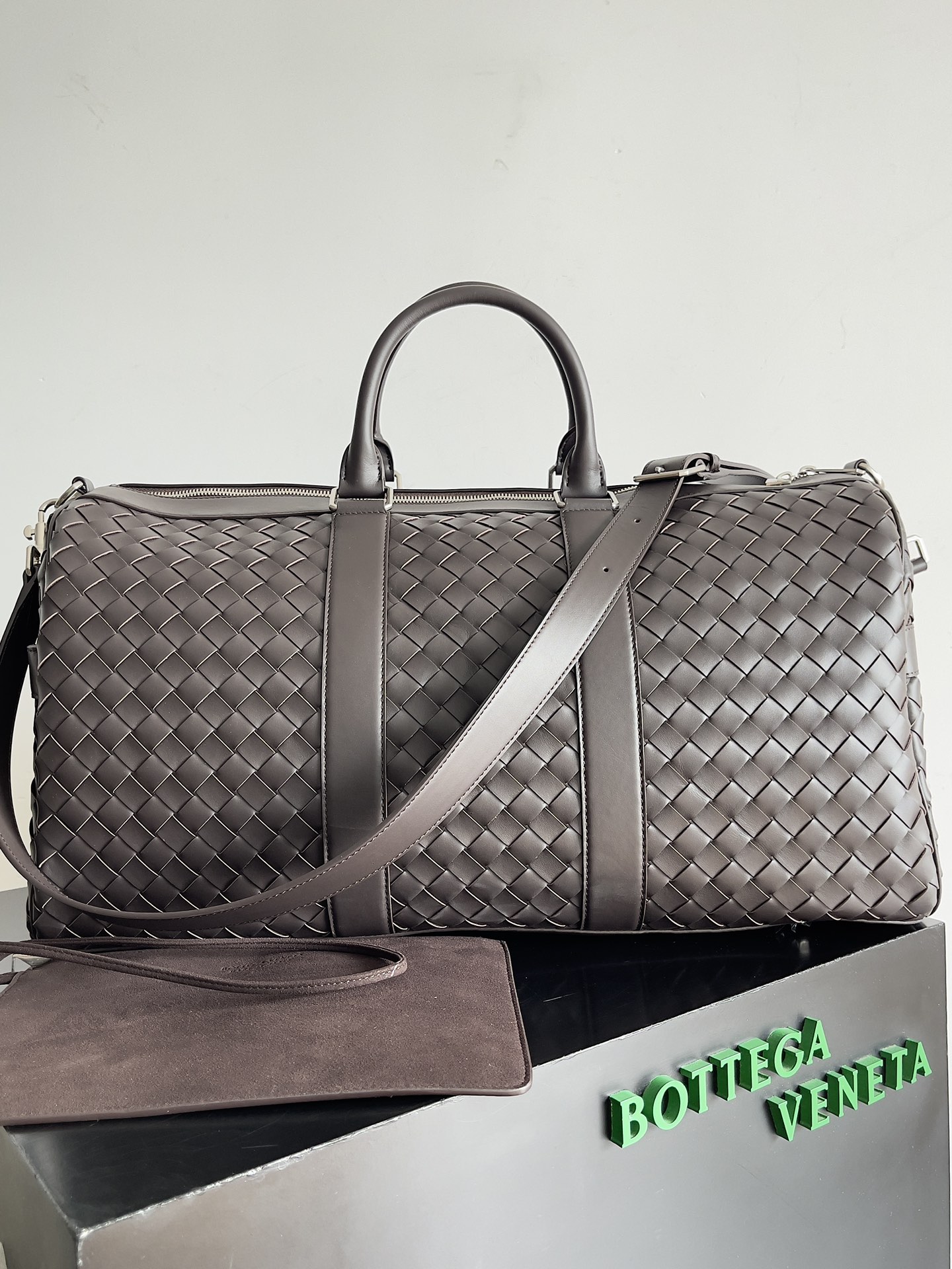 Bottega Veneta BV inspection grade hand-woven chocolate color