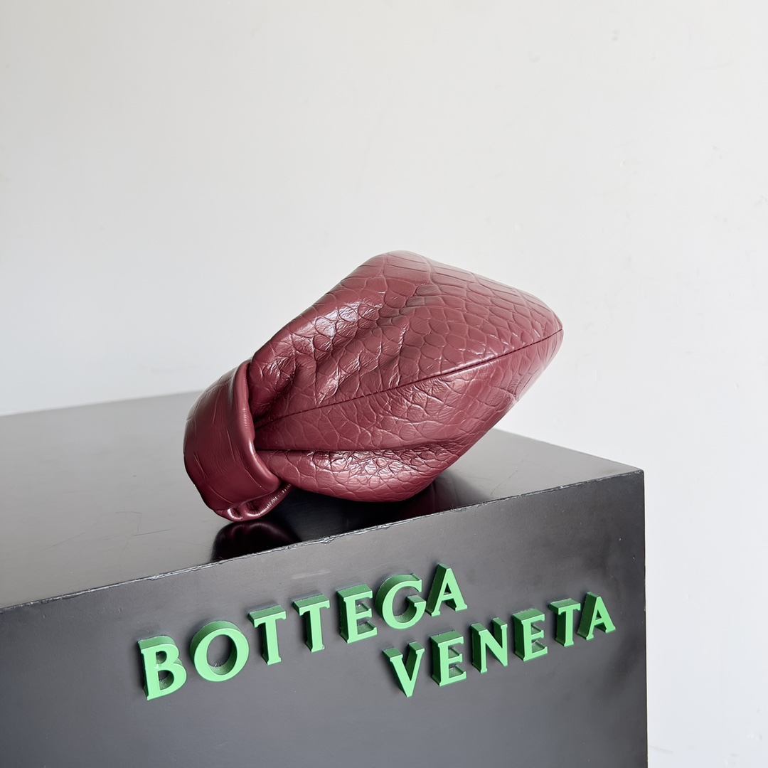 BOTTEGAVENETA葆蝶家女士JODIE手袋迷你包包ins博主人手一只的时尚小包打结元素让整只包适