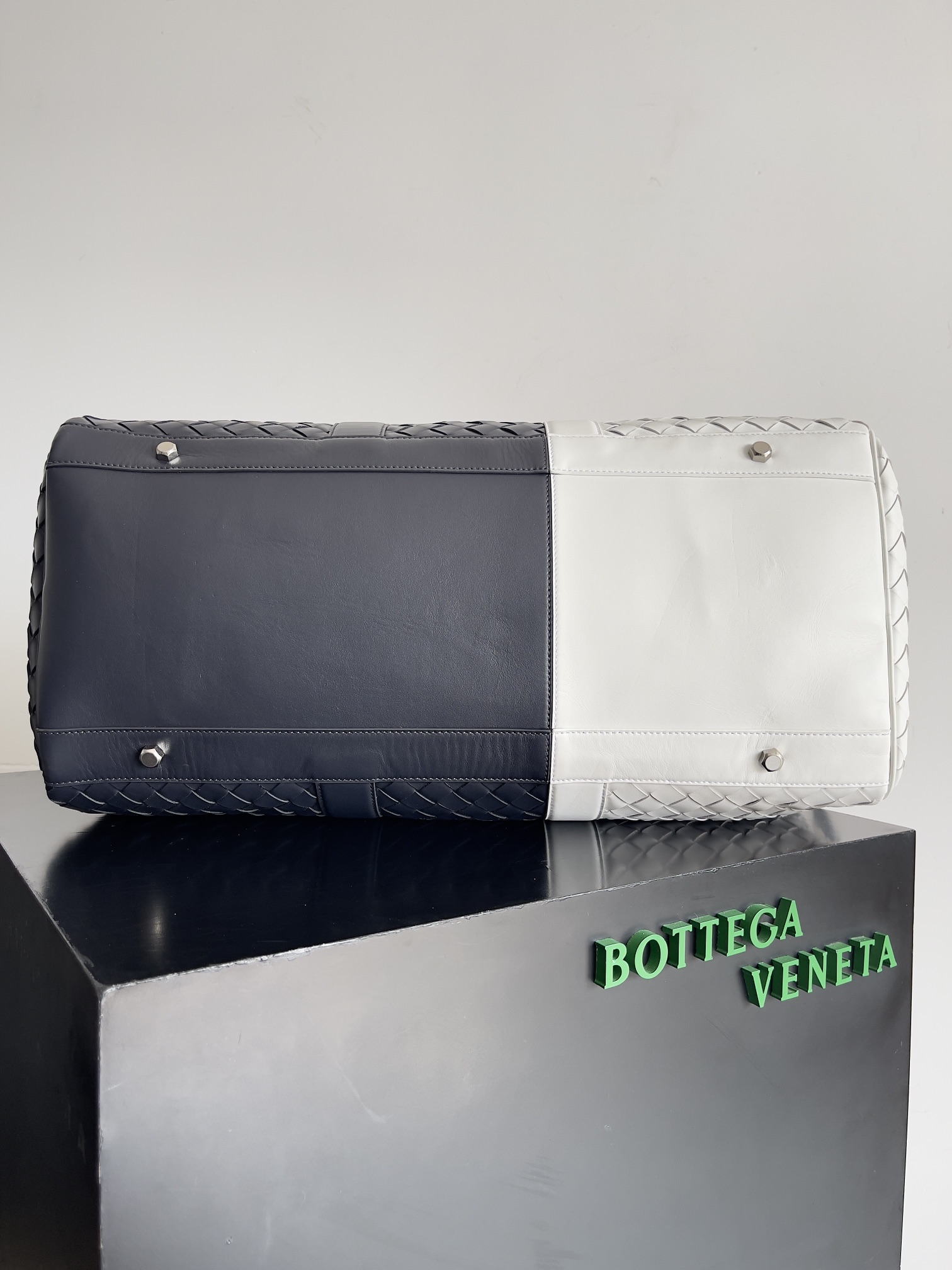 Bottega Veneta Pure white and space blue