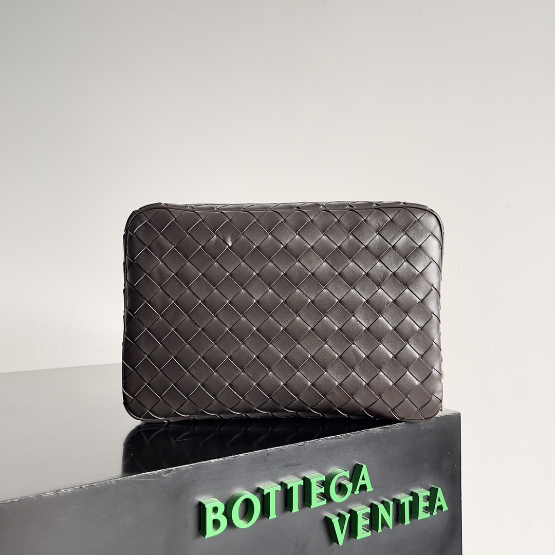 Bottega Veneta Clutches & Pouch Bags Weave Men Cowhide Fashion