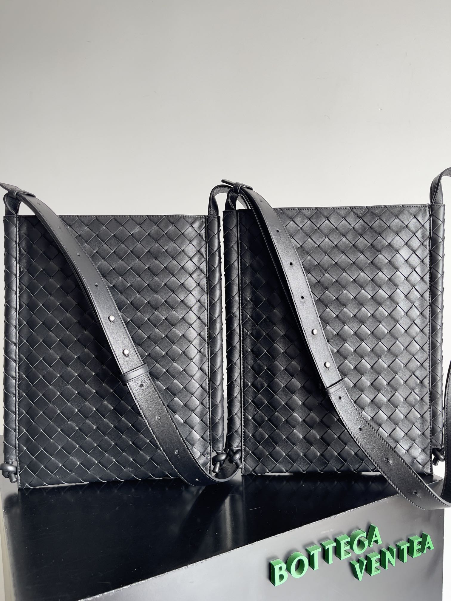 NO:179132,Genuine vs big products, can't tell which one is genuine, super BV, bottega veneta19860909正品vs大货 傻傻分不清哪个是正品,特级BV,bottega veneta,Bag