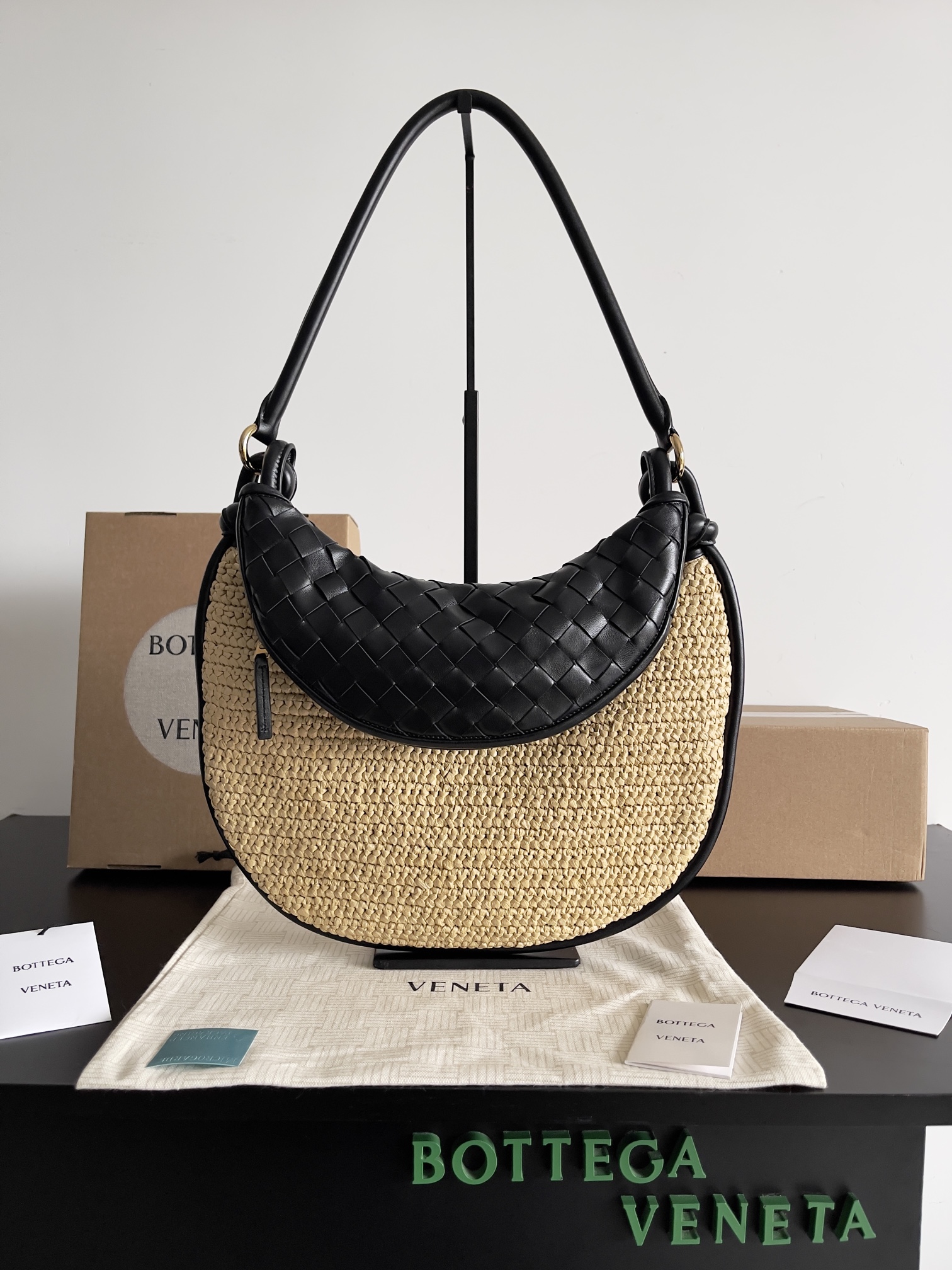Bottega Veneta medium black