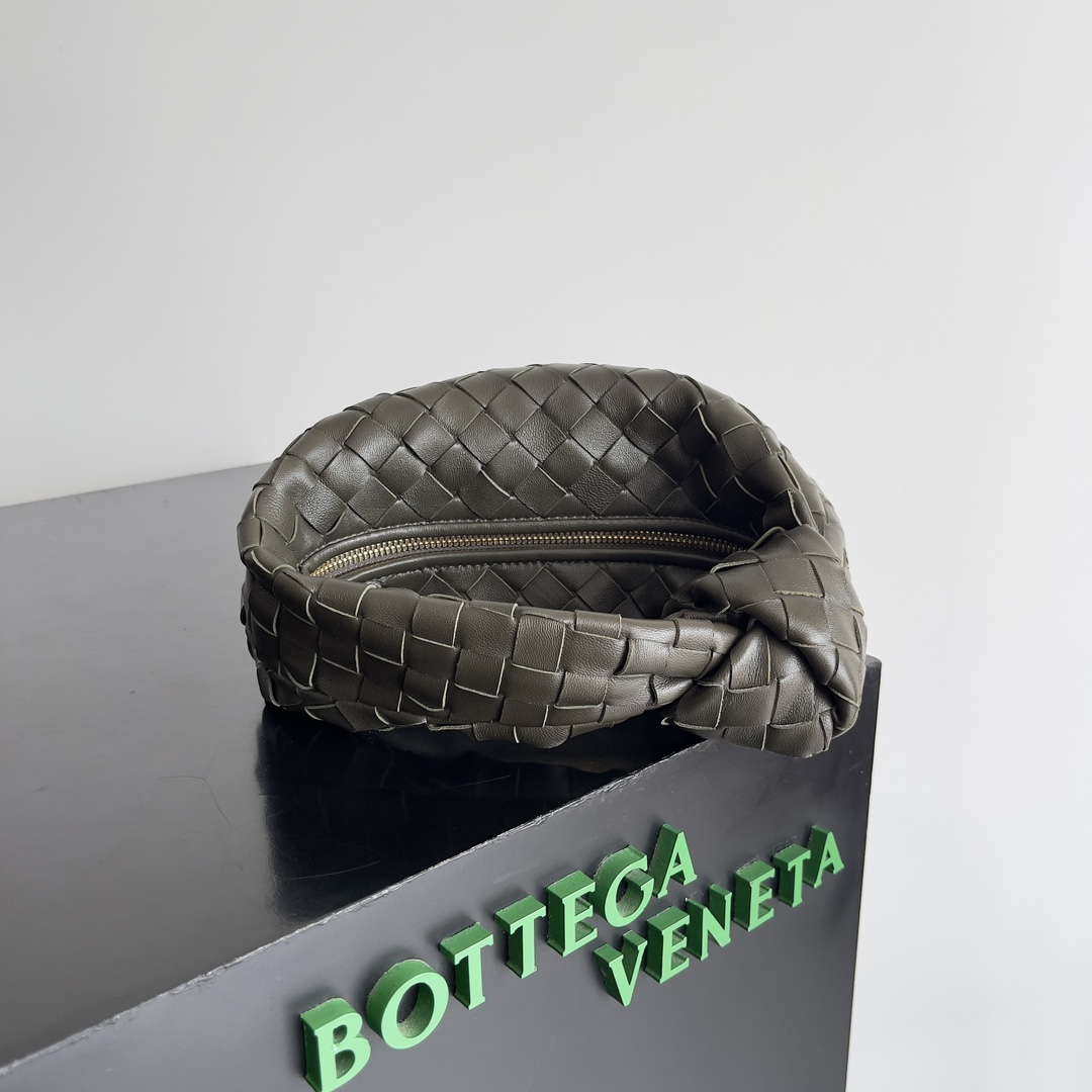 Bottegaveneta͙.最新款编织打结hobo顶级小羊皮皮质很软包形独特特别实用耐装保留了传统的编