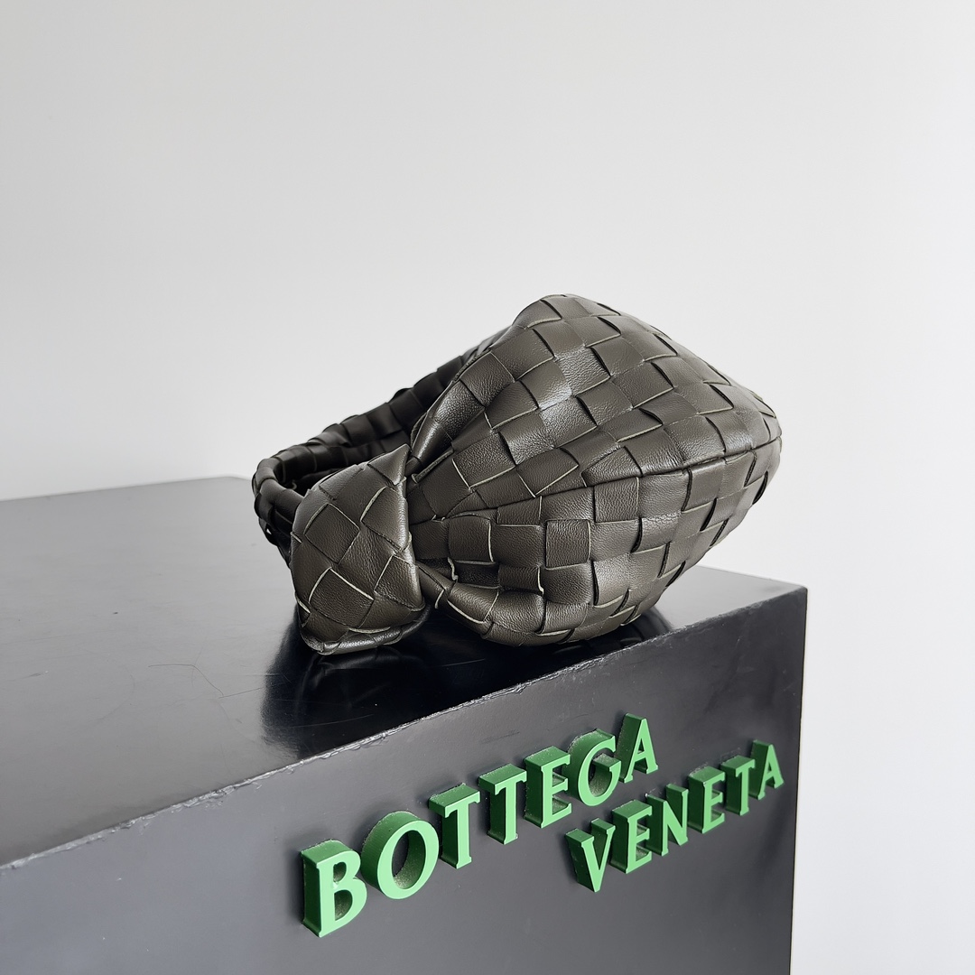 Bottegaveneta͙.最新款编织打结hobo顶级小羊皮皮质很软包形独特特别实用耐装保留了传统的编