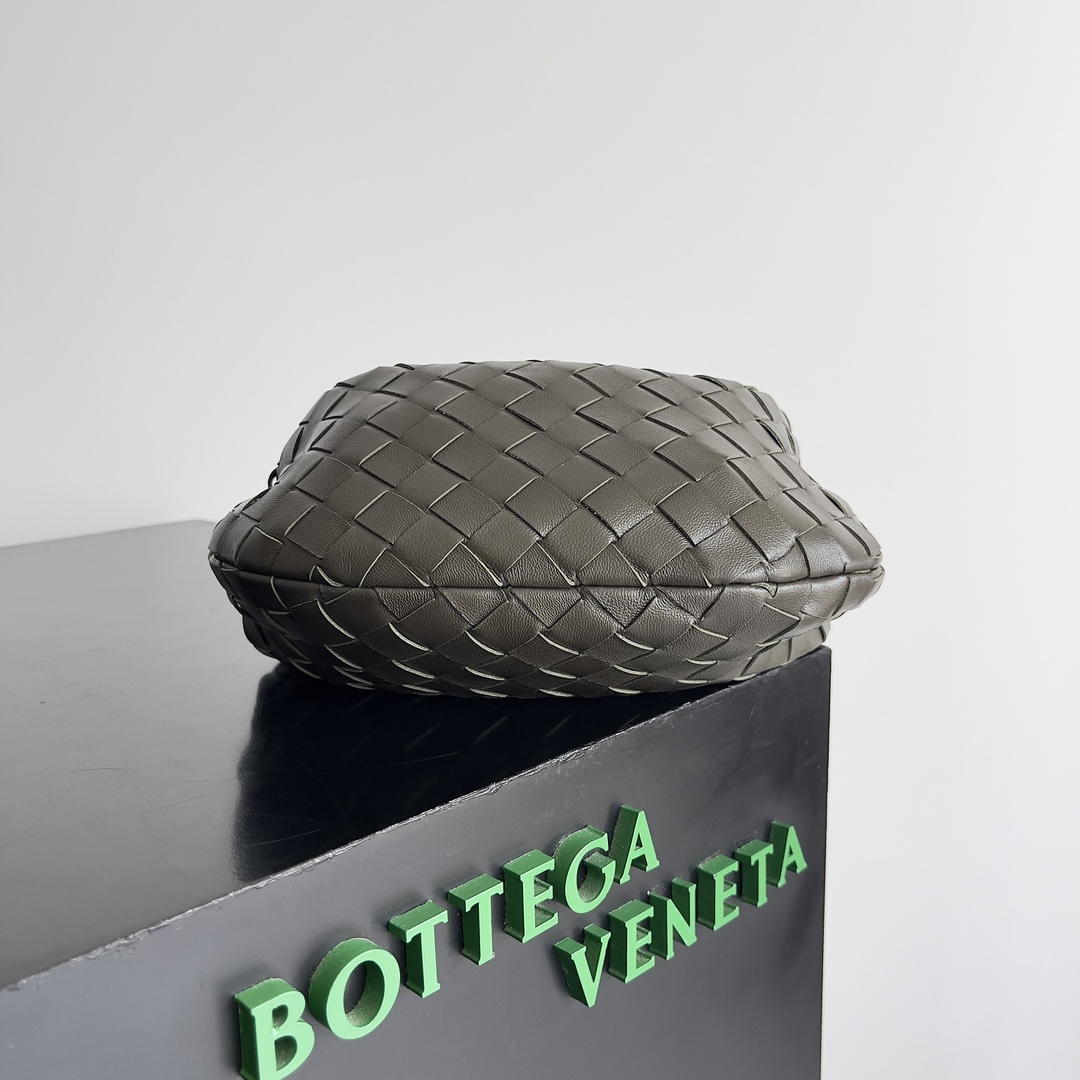 Bottegaveneta͙.最新款编织打结hobo顶级小羊皮皮质很软包形独特特别实用耐装保留了传统的编