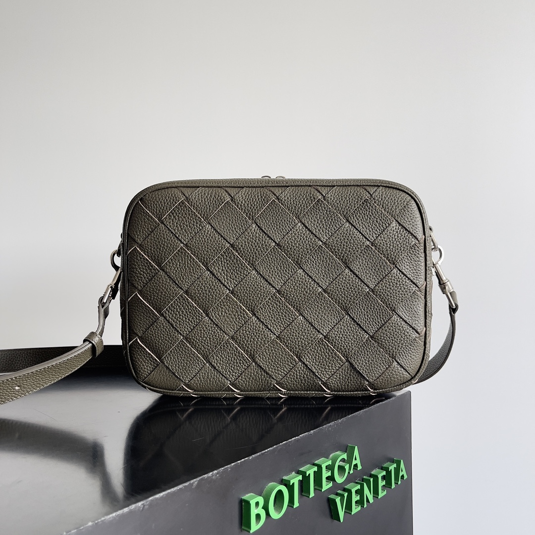 Réplica al por mayor
 Bottega Veneta BV Intrecciato Bolsos de cámaras Patrón de litchi Hombres Cuero vaca Tejido Colección otoño – invierno