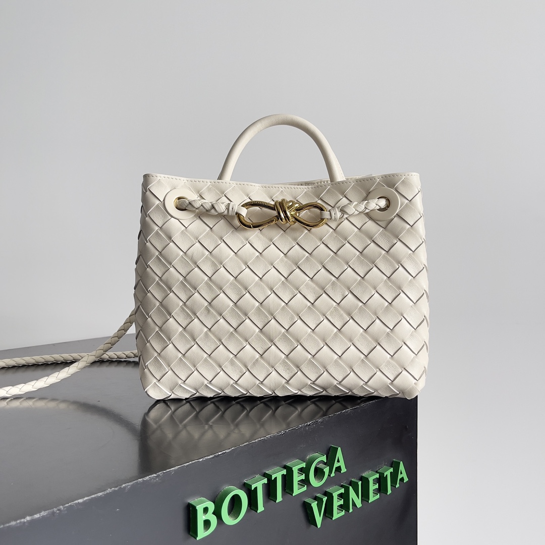 AAAA
 Bottega Veneta Bolsos de mano Morado Blanco Tejido Piel de oveja Fashion Casual