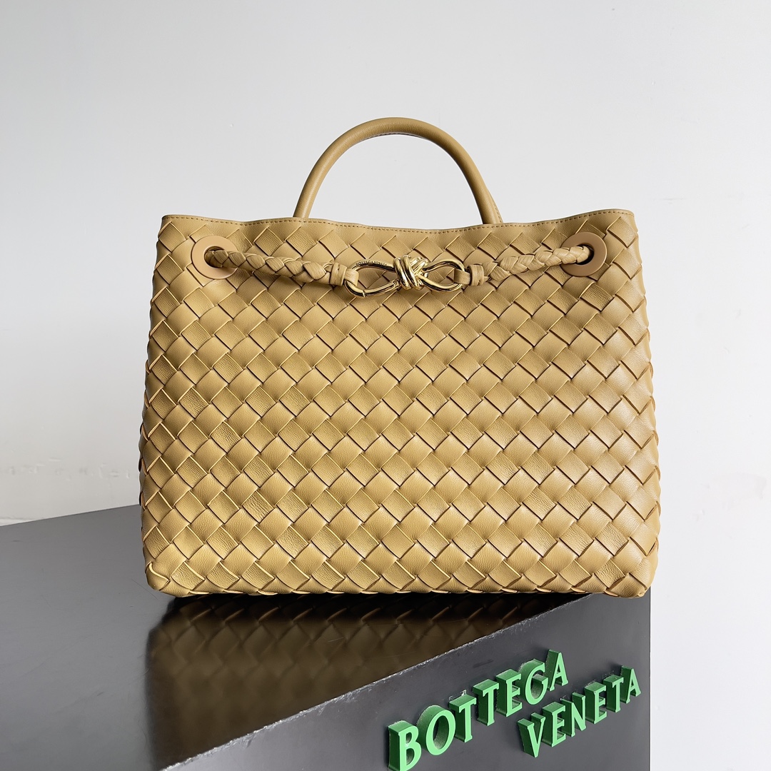 Bottega Veneta Bolsos de mano Morado Blanco Tejido Piel de oveja Fashion Casual