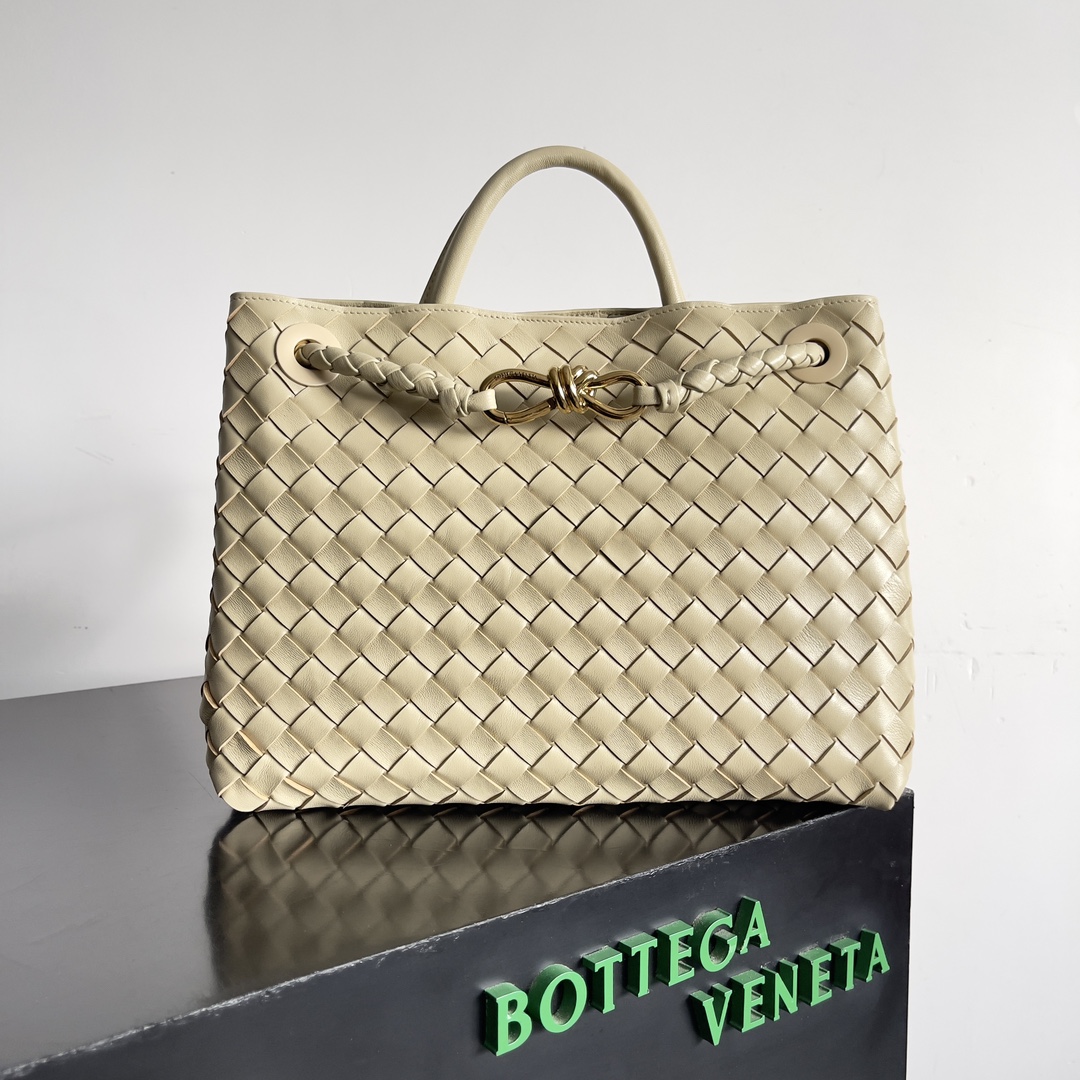 Bottega Veneta Bolsos de mano Morado Blanco Tejido Piel de oveja Fashion Casual