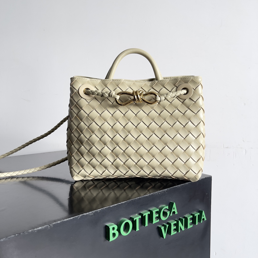 Bottega Veneta Bolsos de mano Morado Blanco Tejido Piel de oveja Fashion Casual