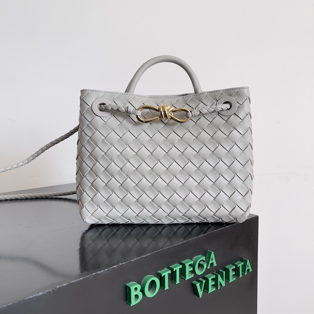 Bottega Veneta Bolsos de mano Morado Blanco Tejido Piel de oveja Fashion Casual