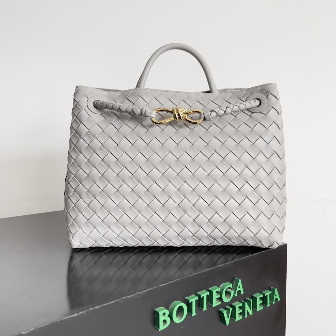 Bottega Veneta Bolsos de mano Morado Blanco Tejido Piel de oveja Fashion Casual