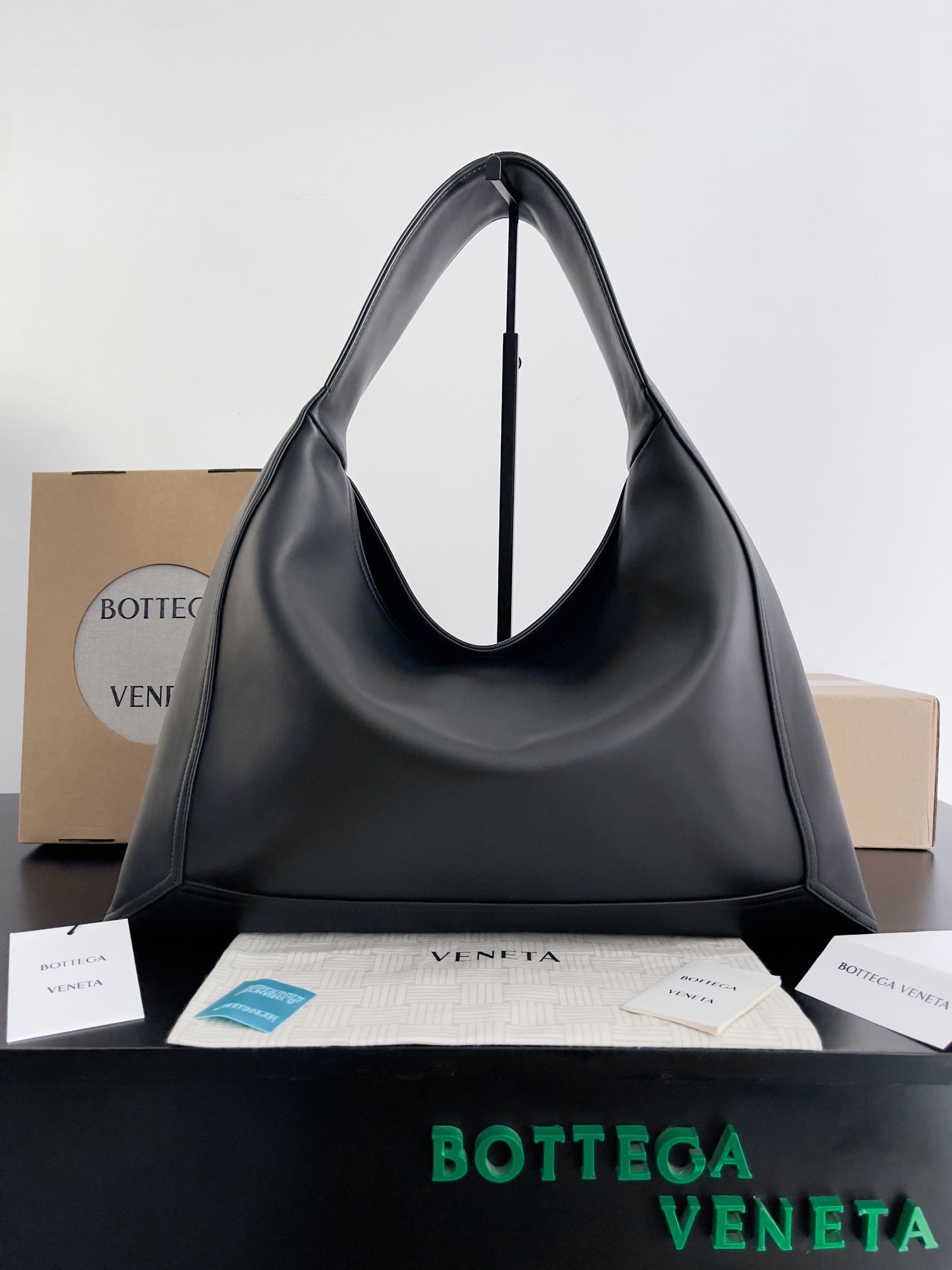 Bottega Veneta Medium Black Leather Shoulder Bag - Stylish and Functional