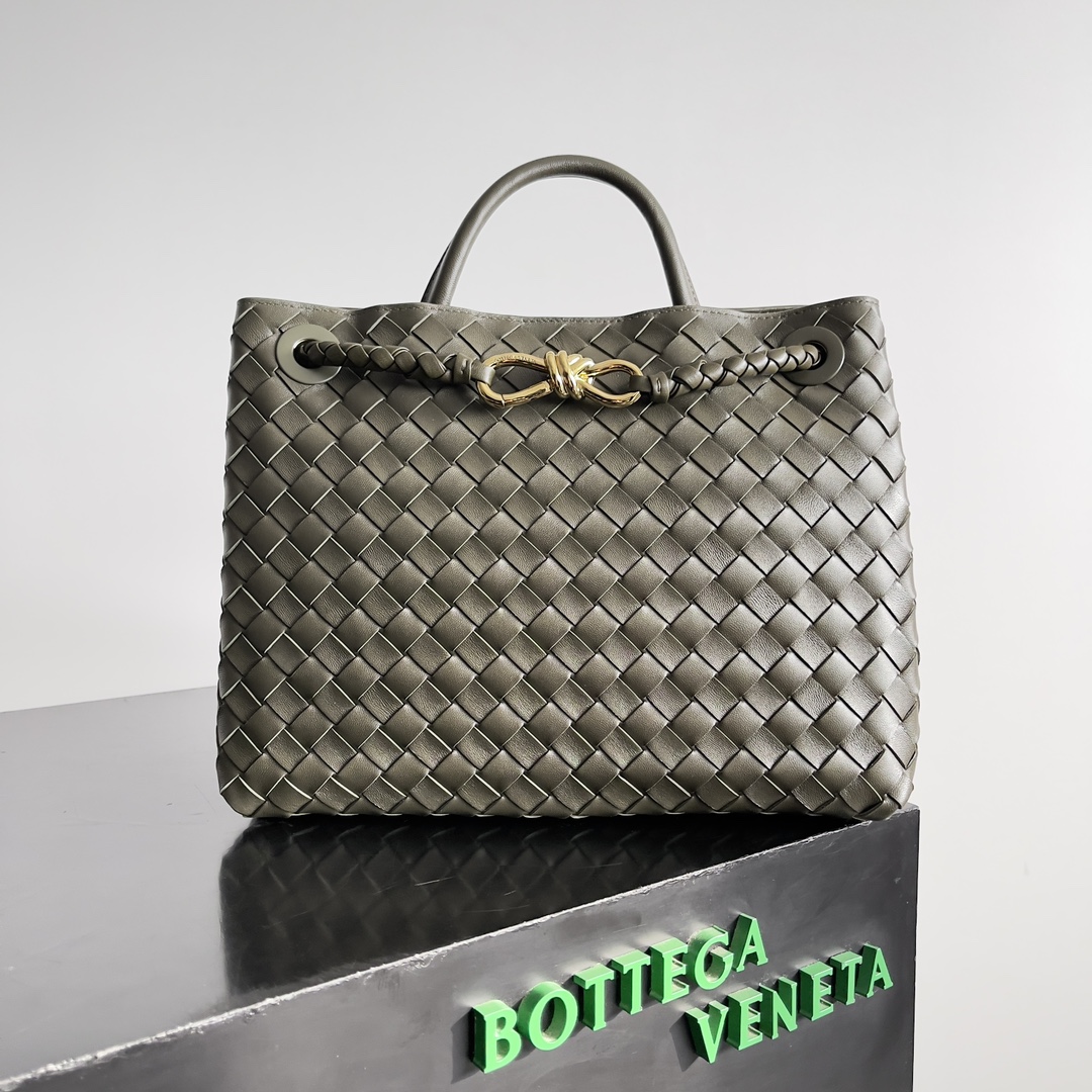 Bottega Veneta Bolsos de mano Morado Blanco Tejido Piel de oveja Fashion Casual