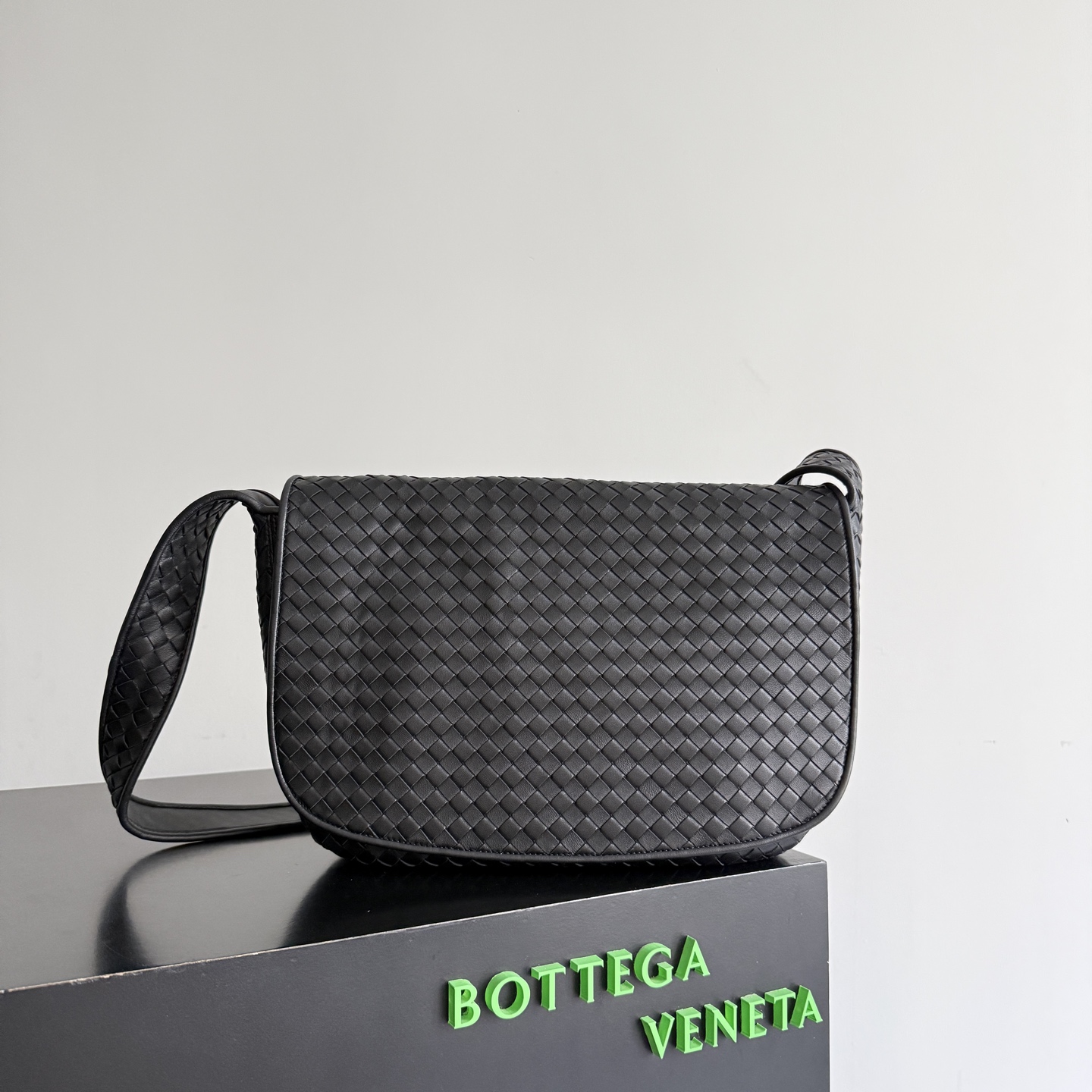 Veneto 26 BV Intrecciato Nappa 🖤 🖤 876350 36*24*10cm