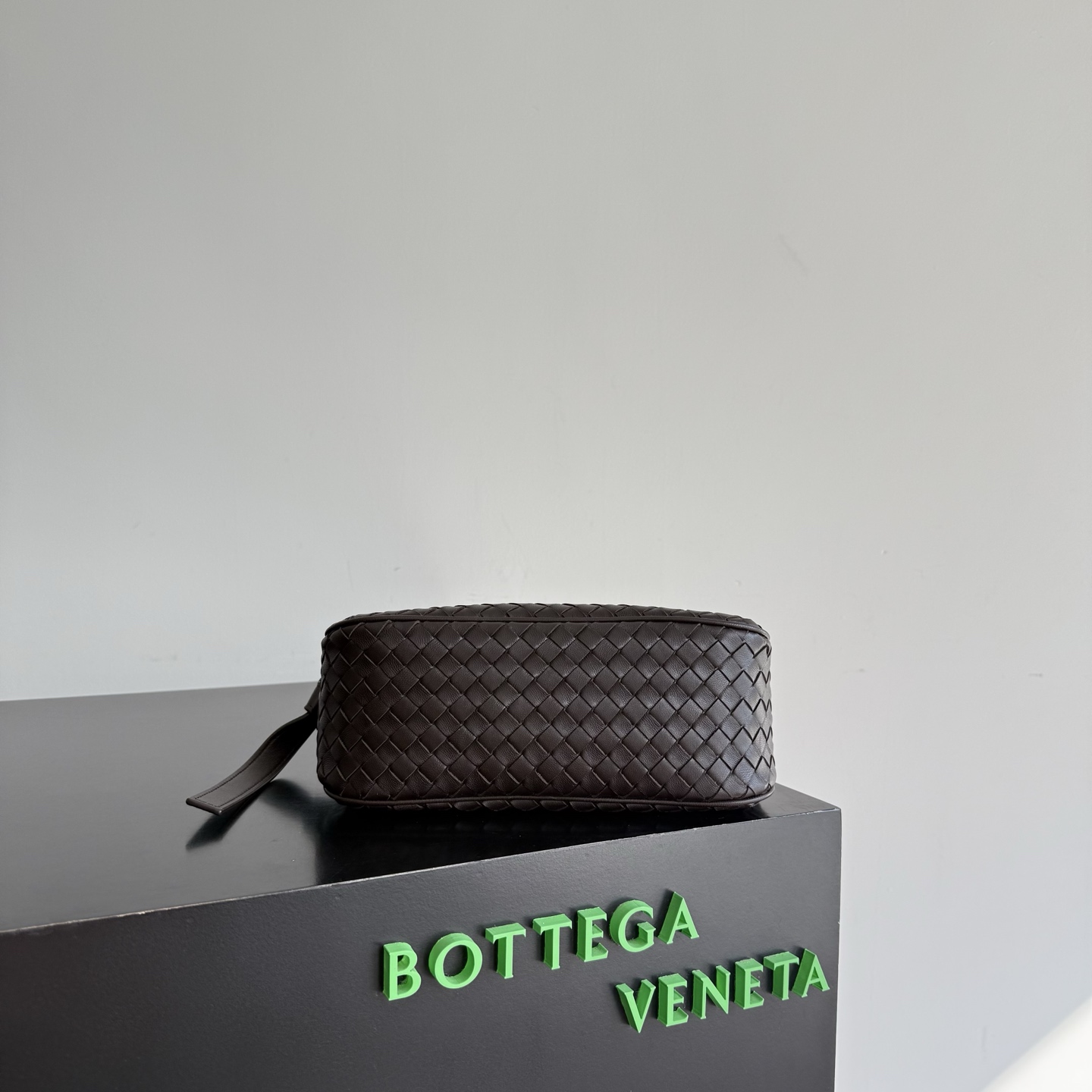 The BV Nodo shoulder bag is finally available in a fully woven version✨✨✨
I originally liked the compact proportions of Nodo photo 4