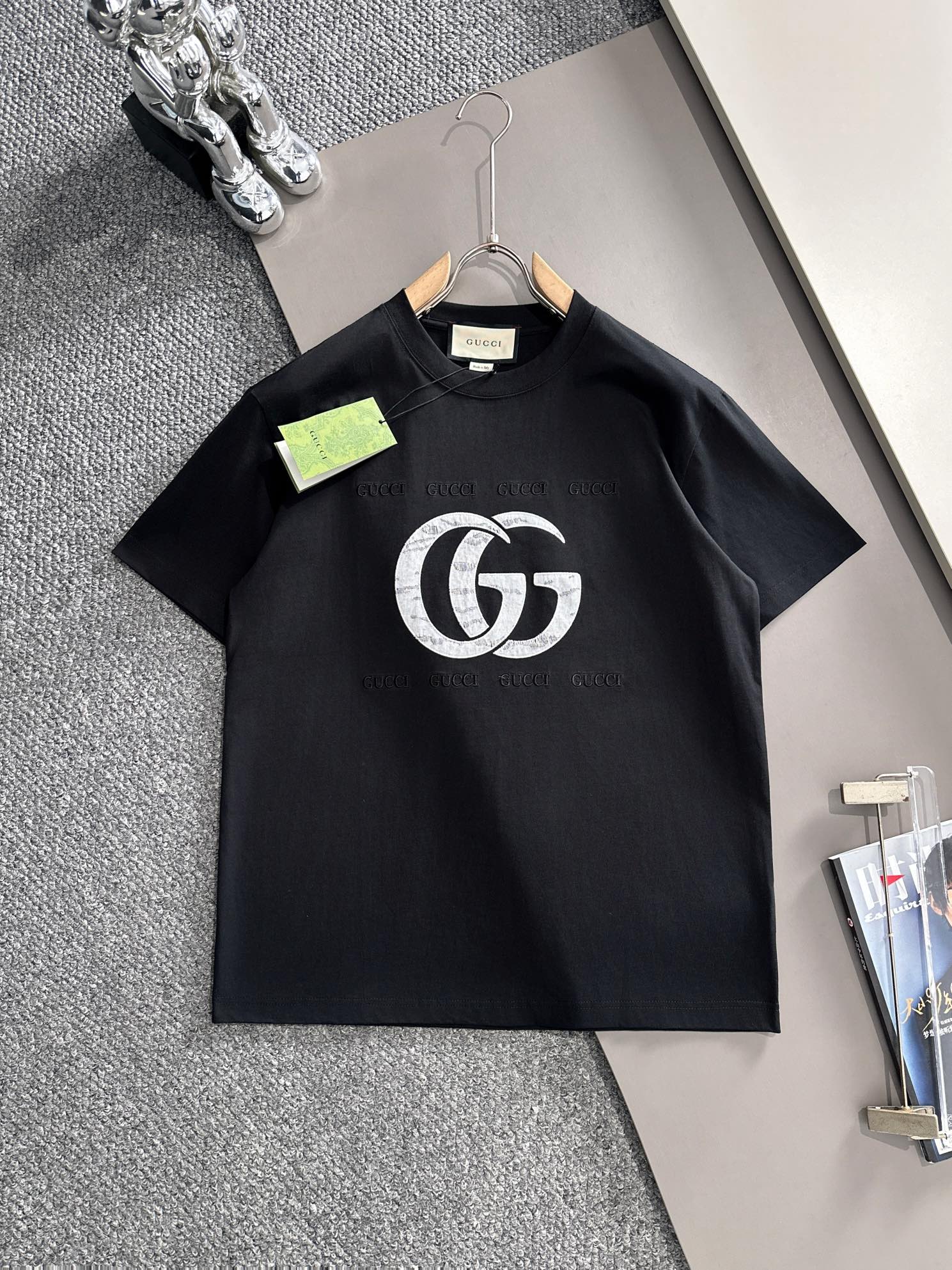 (Llega al día siguiente) GUCCI 2025 nueva camiseta de manga corta unisex con logo bordado y parches de destrucción. · T…