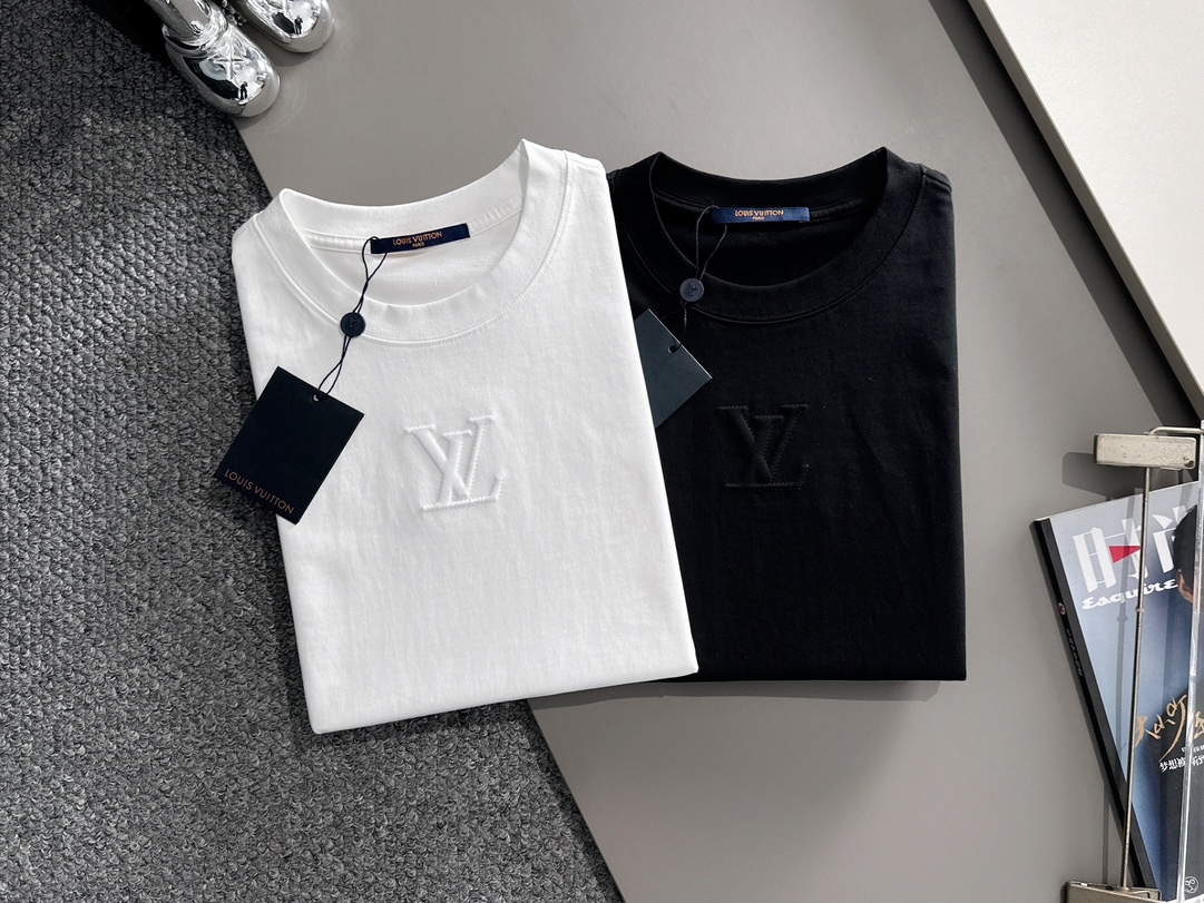  套装款！LV 驴家 2025新款 两袖植绒发泡字母logo 男女同款 短袖t恤
·定制260克100％