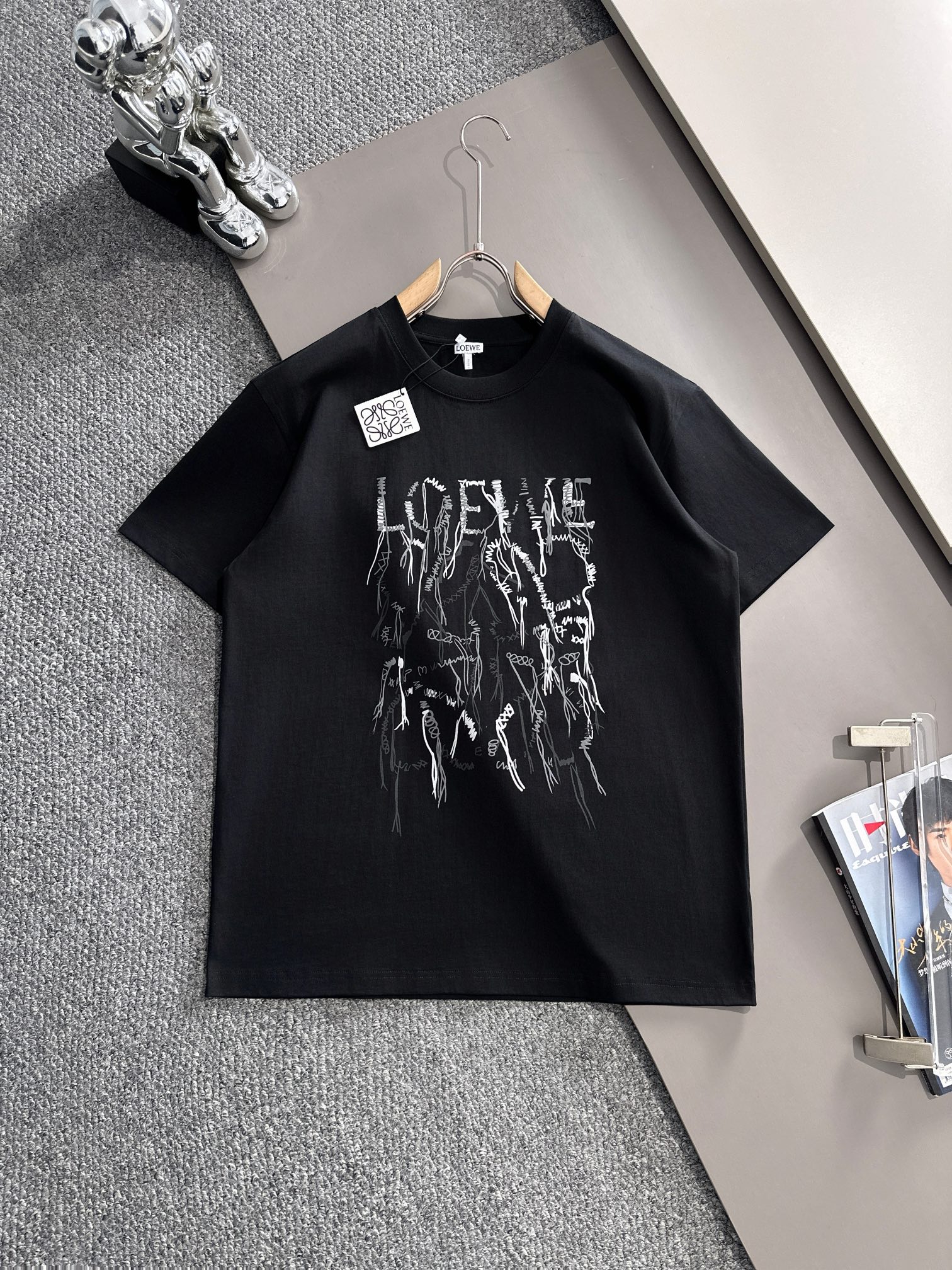 🅿️85 (llegada al día siguiente) LOEWE 2025 nuevo modelo, logo de letras de felpa tipo flecos, puños combinados, camise…