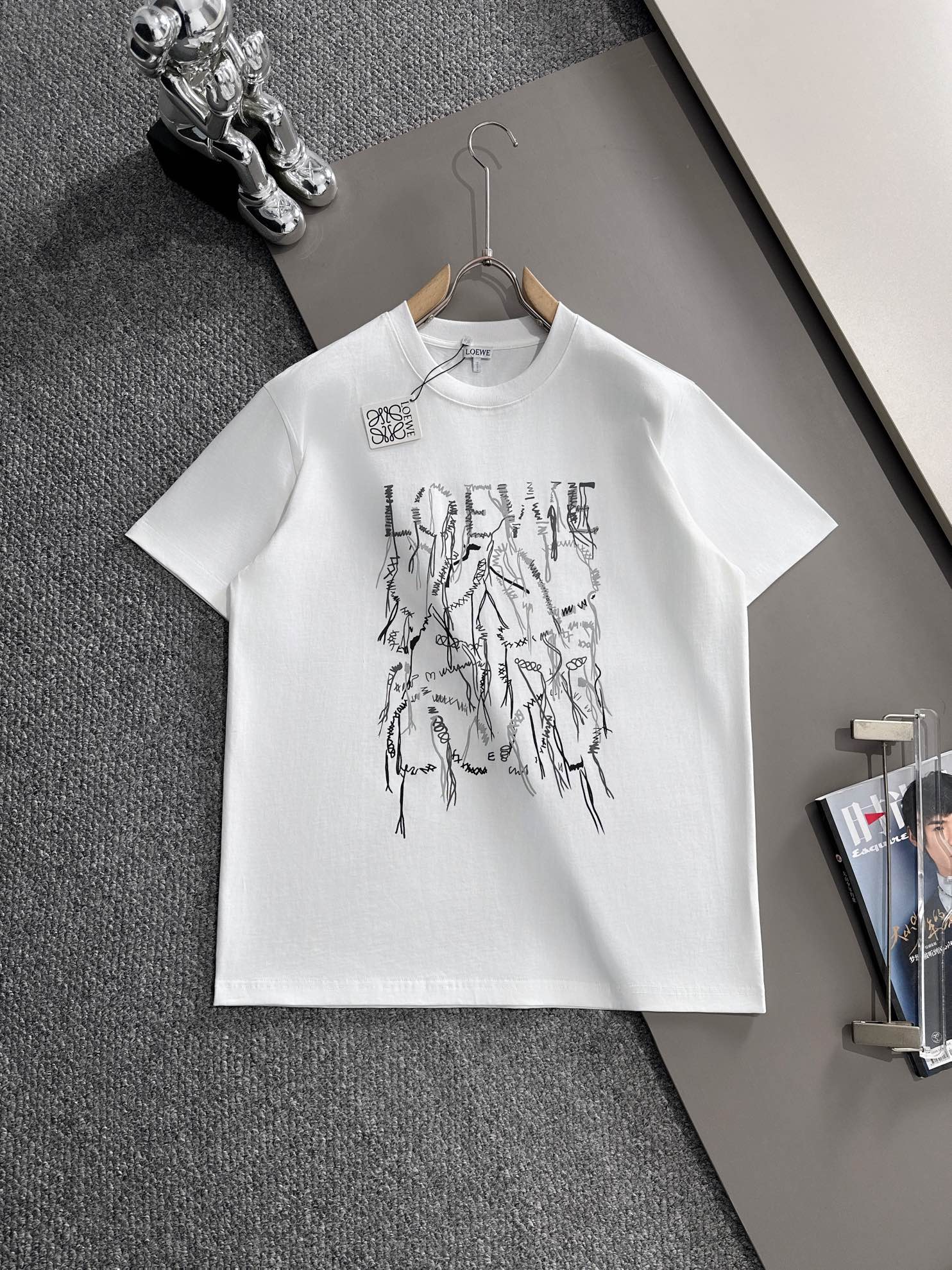 🅿️85 (llegada al día siguiente) LOEWE 2025 nuevo modelo, logo de letras de felpa tipo flecos, puños combinados, camise…