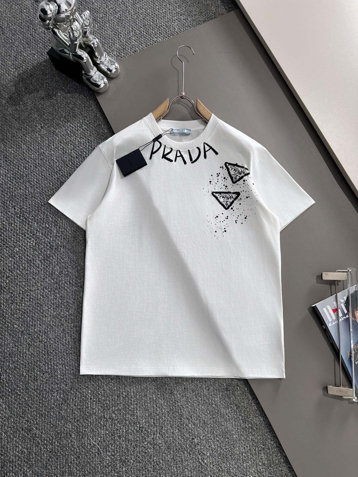 (Llegó al día siguiente) PRADA 2025 nuevo estilo logotipo de letra de graffiti pintado a mano, mismo estilo para hombre…