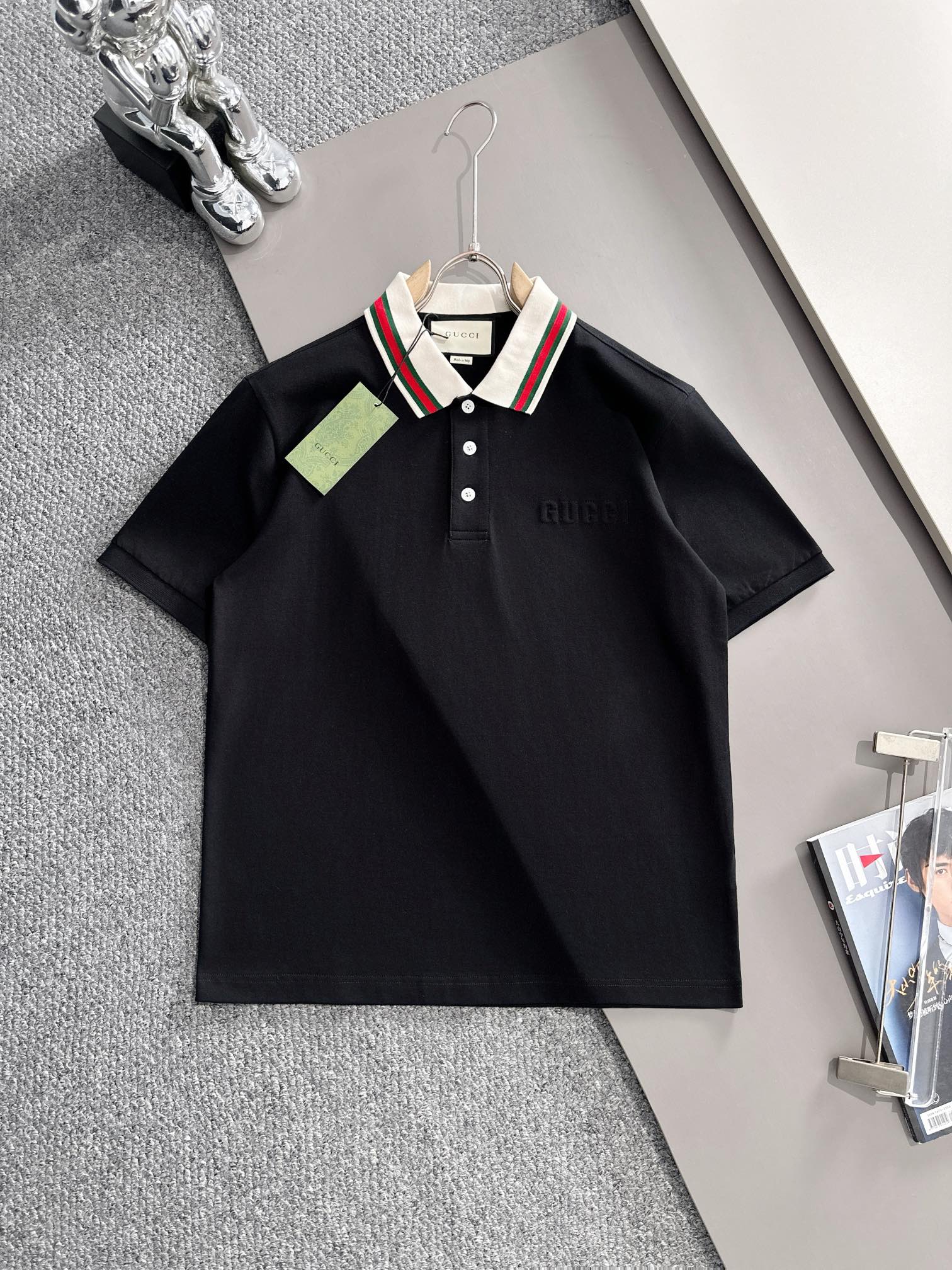 (Llega al día siguiente) GUCCI 2025 nuevo estilo, cuello plano con rayas clásicas rojas y verdes, logo de letras en rel…