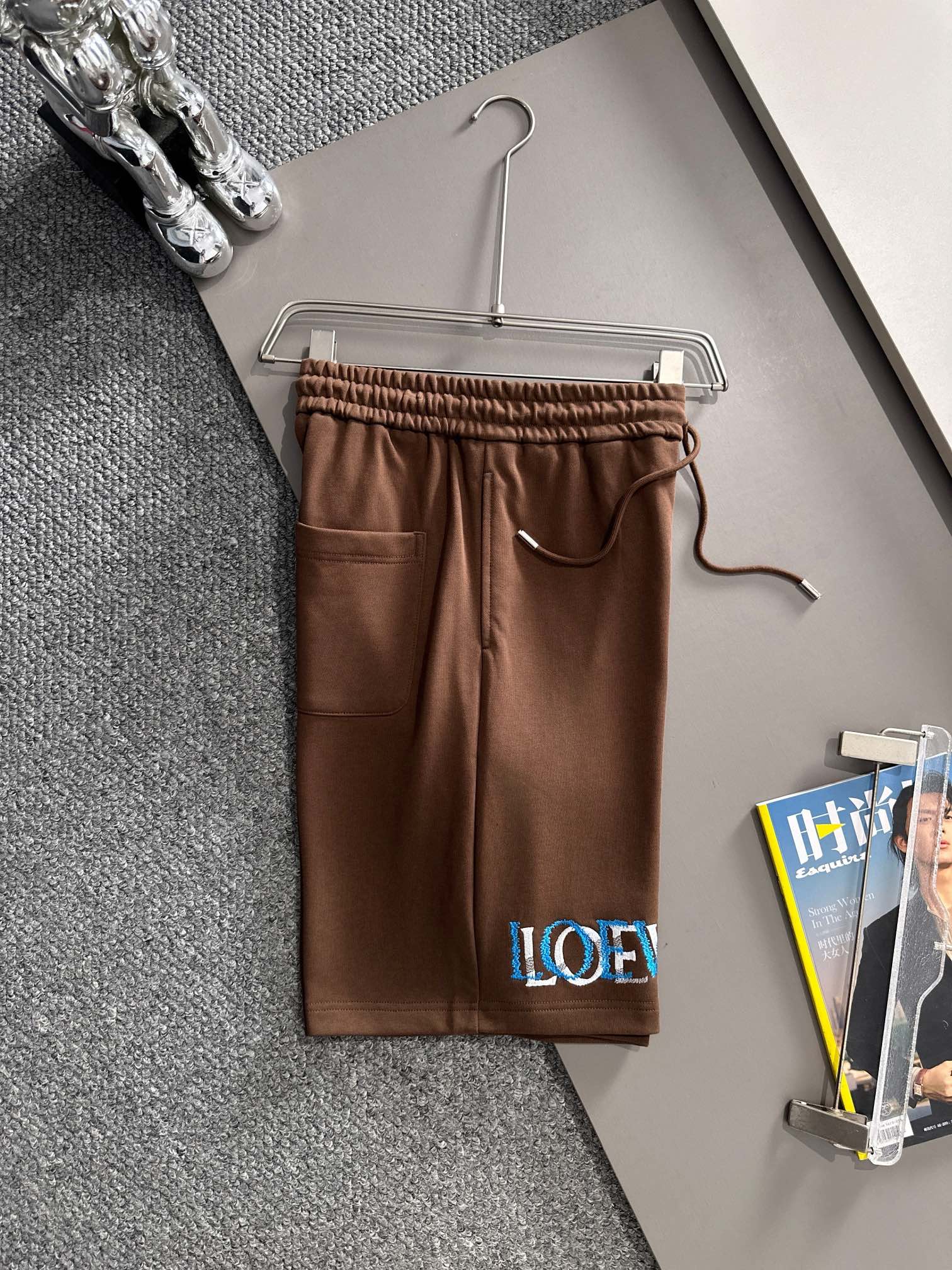 LOEWE 罗意威 2026新款 轻奢主义 高密度重叠刺绣logo 后开袋 男女日常通勤 穿搭必备 休闲