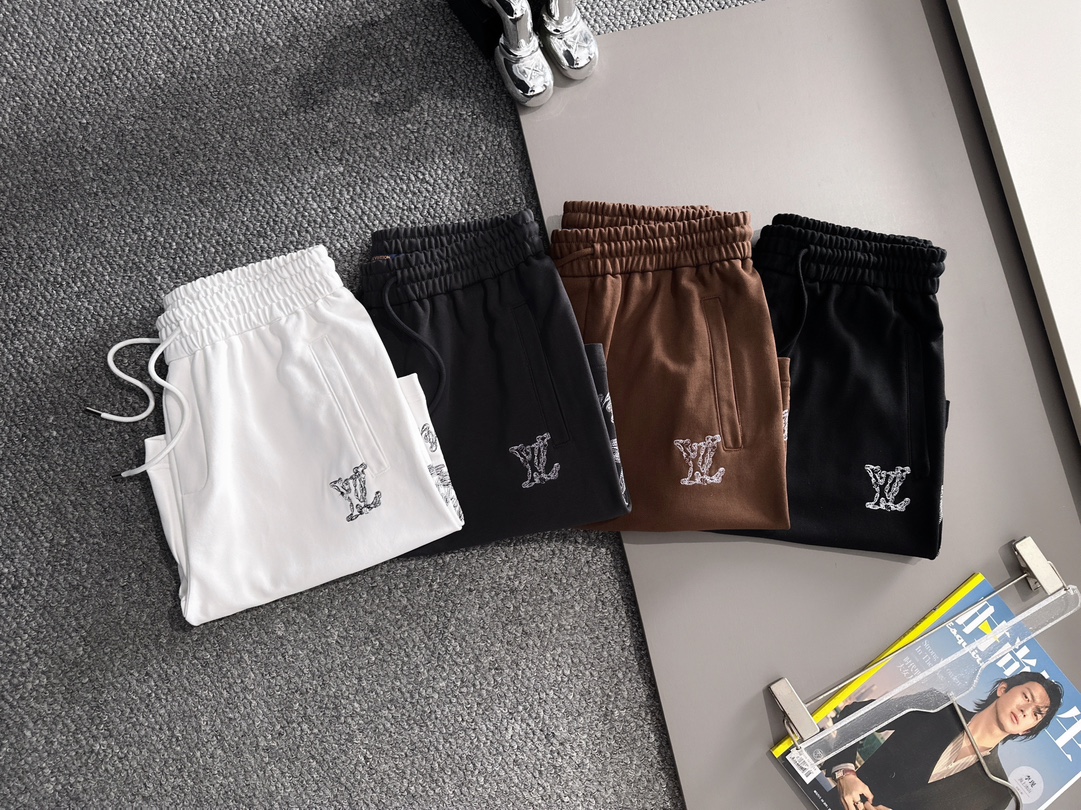 LV 驴家 2026新款 轻奢主义 密集虚线刺绣logo 男女日常通勤 穿搭必备 休闲短裤·定制毛圈面料