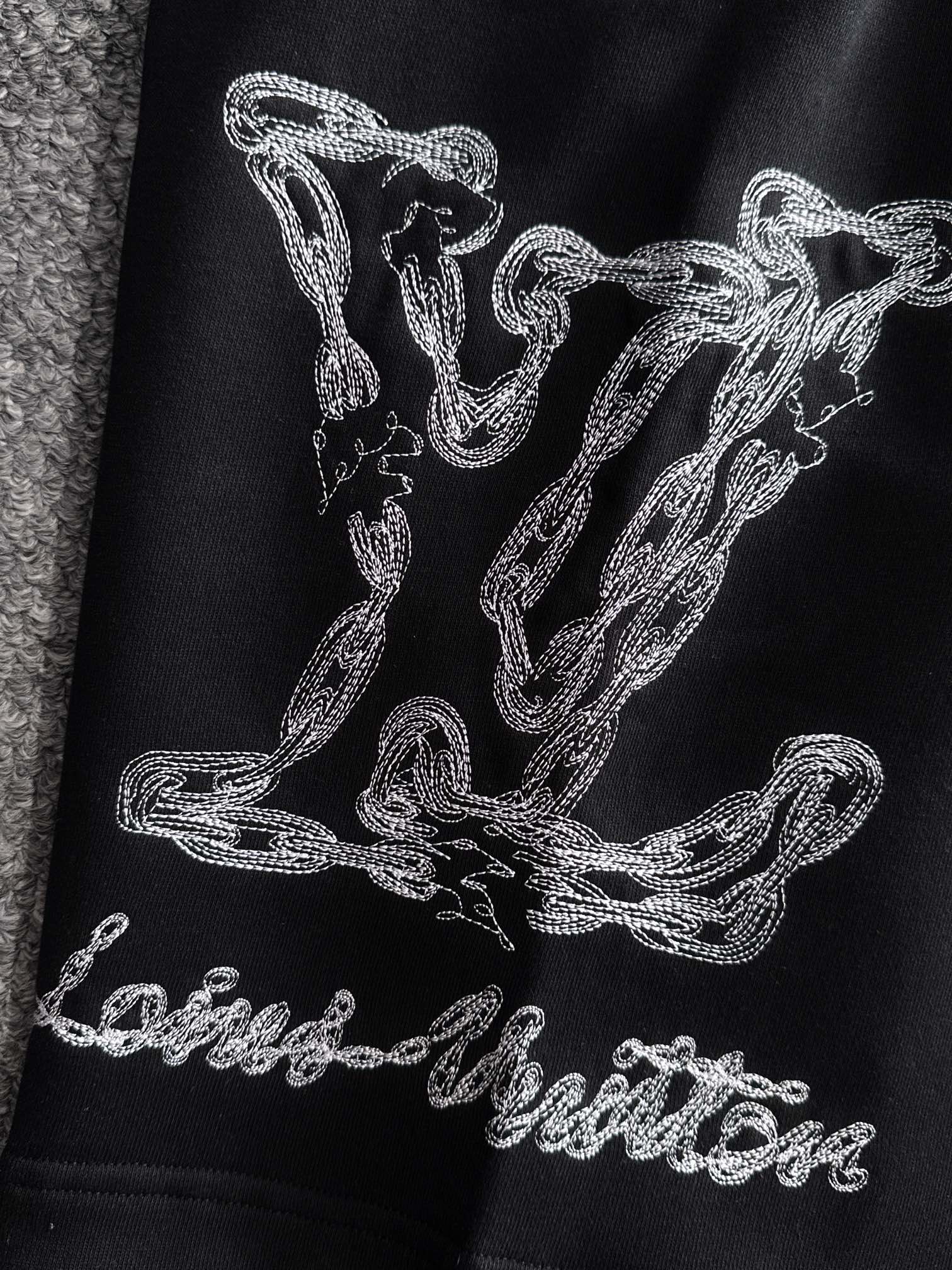 LV 驴家 2026新款 轻奢主义 密集虚线刺绣logo 男女日常通勤 穿搭必备 休闲短裤·定制毛圈面料